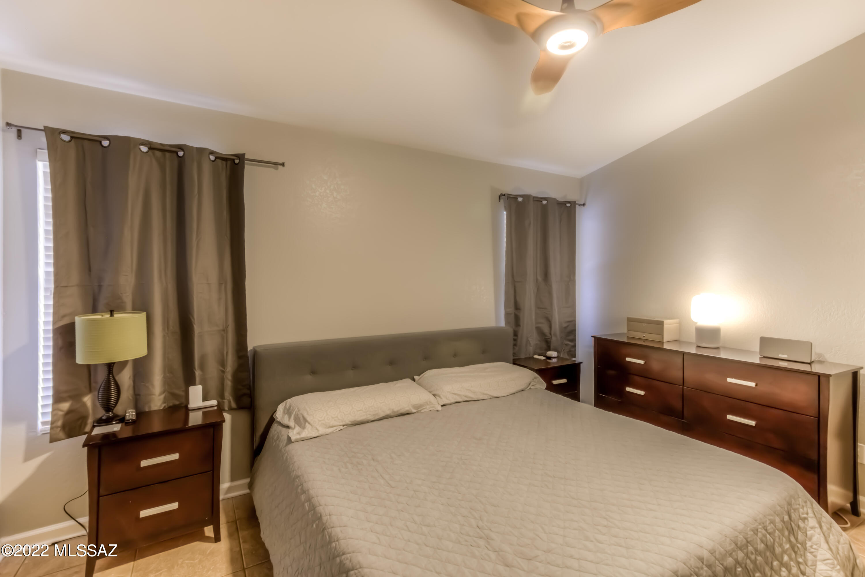 Campana De Plata (1-77) - Residential