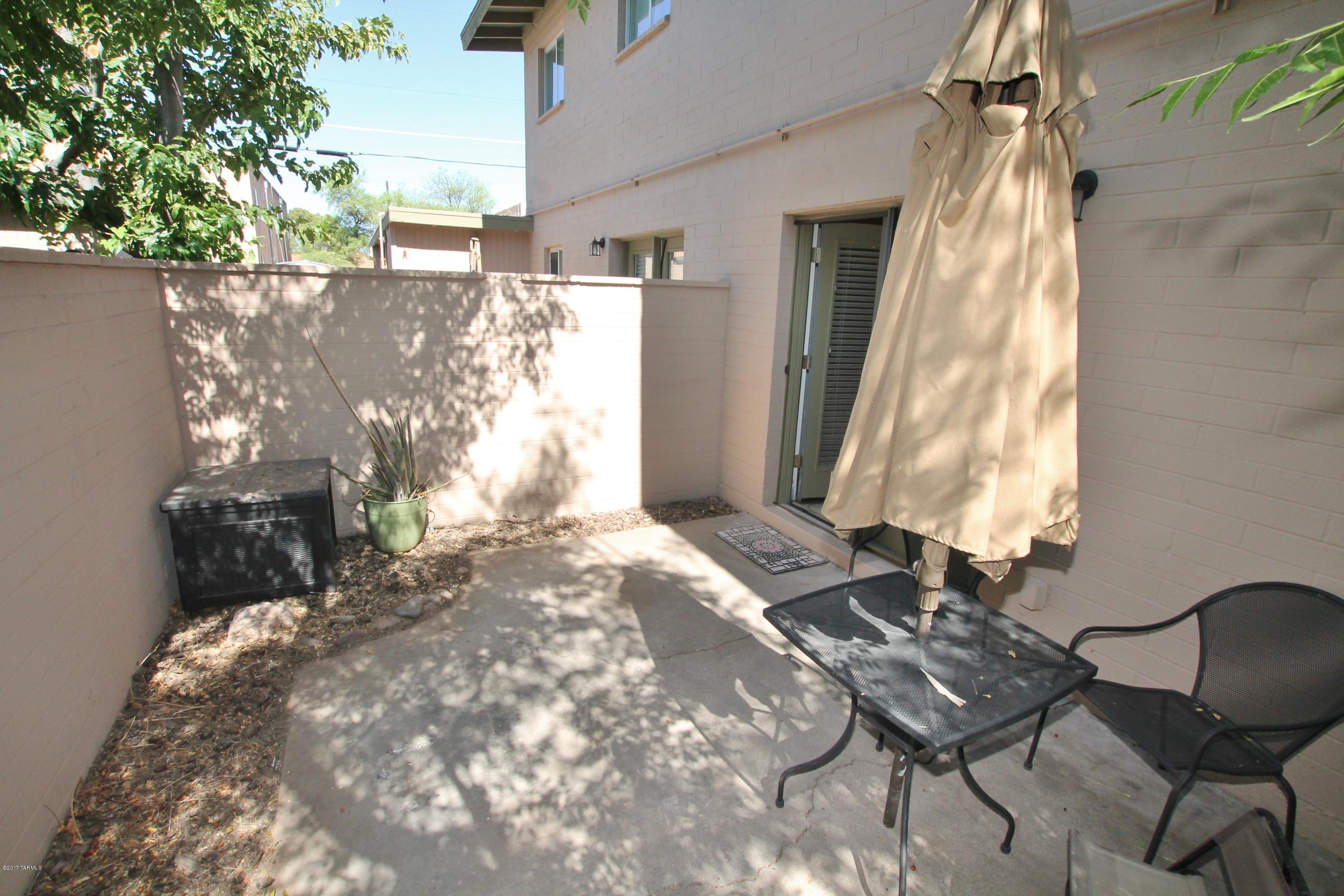 Villa Venice Condos - Residential