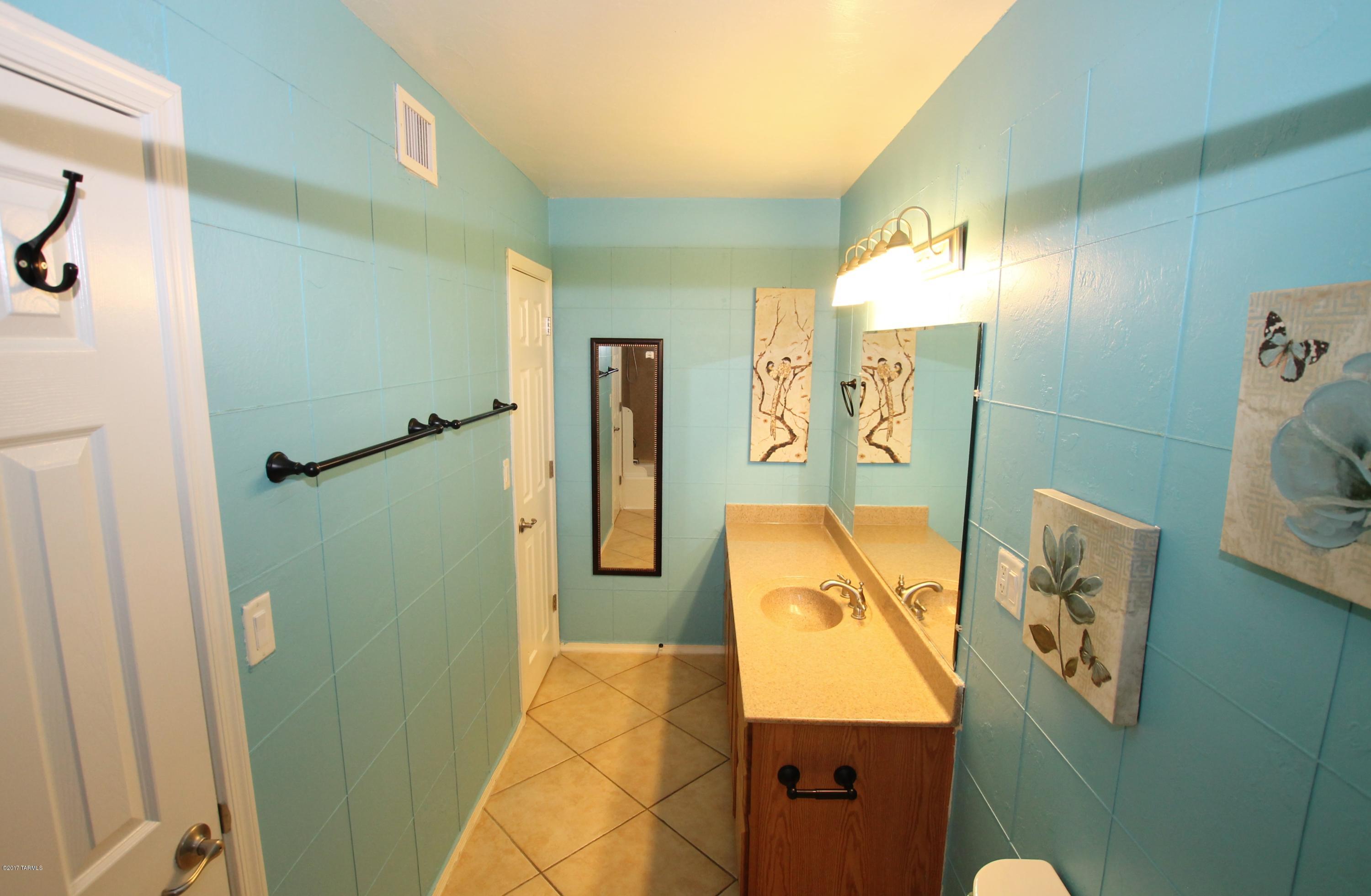 Villa Venice Condos - Residential