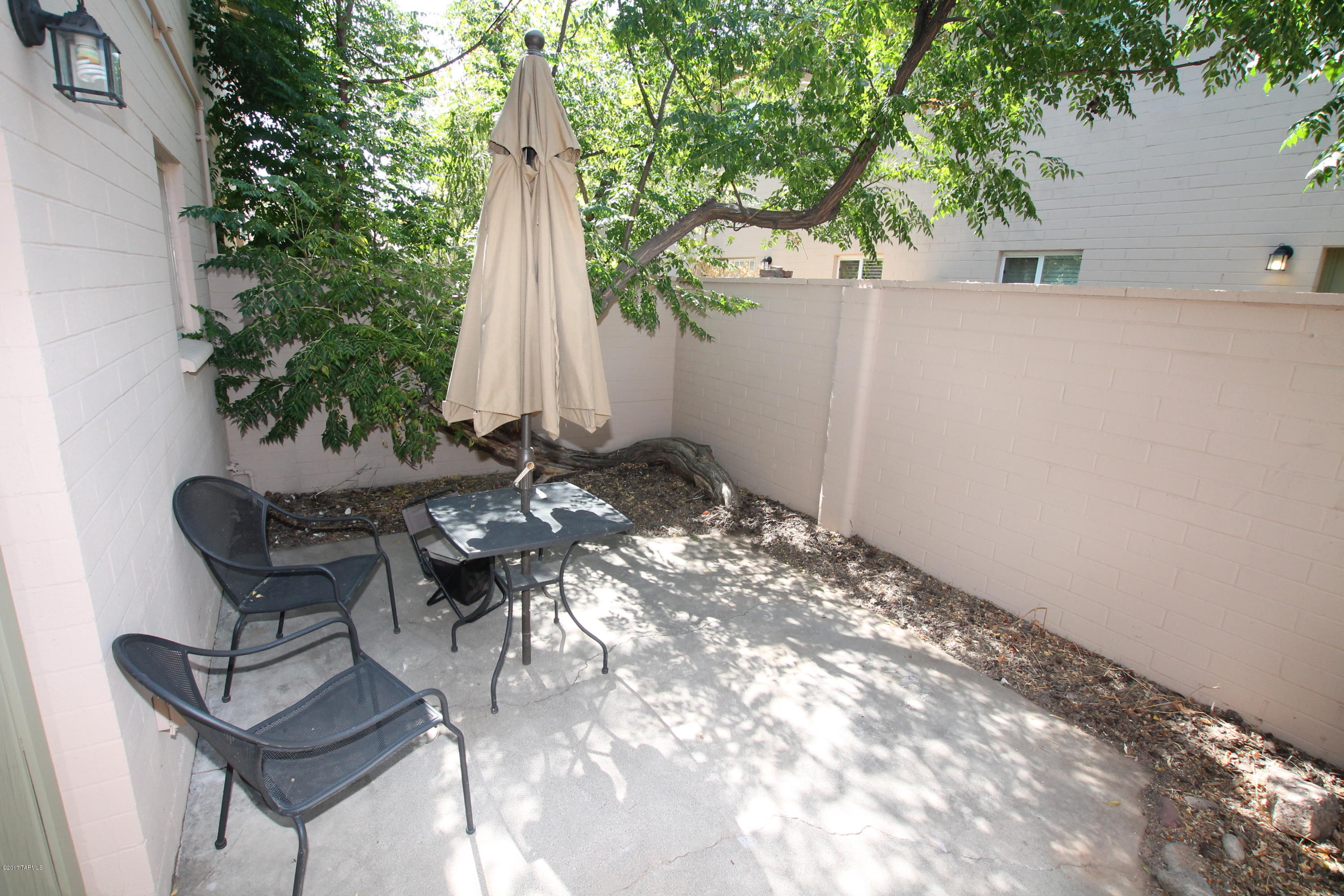 Villa Venice Condos - Residential