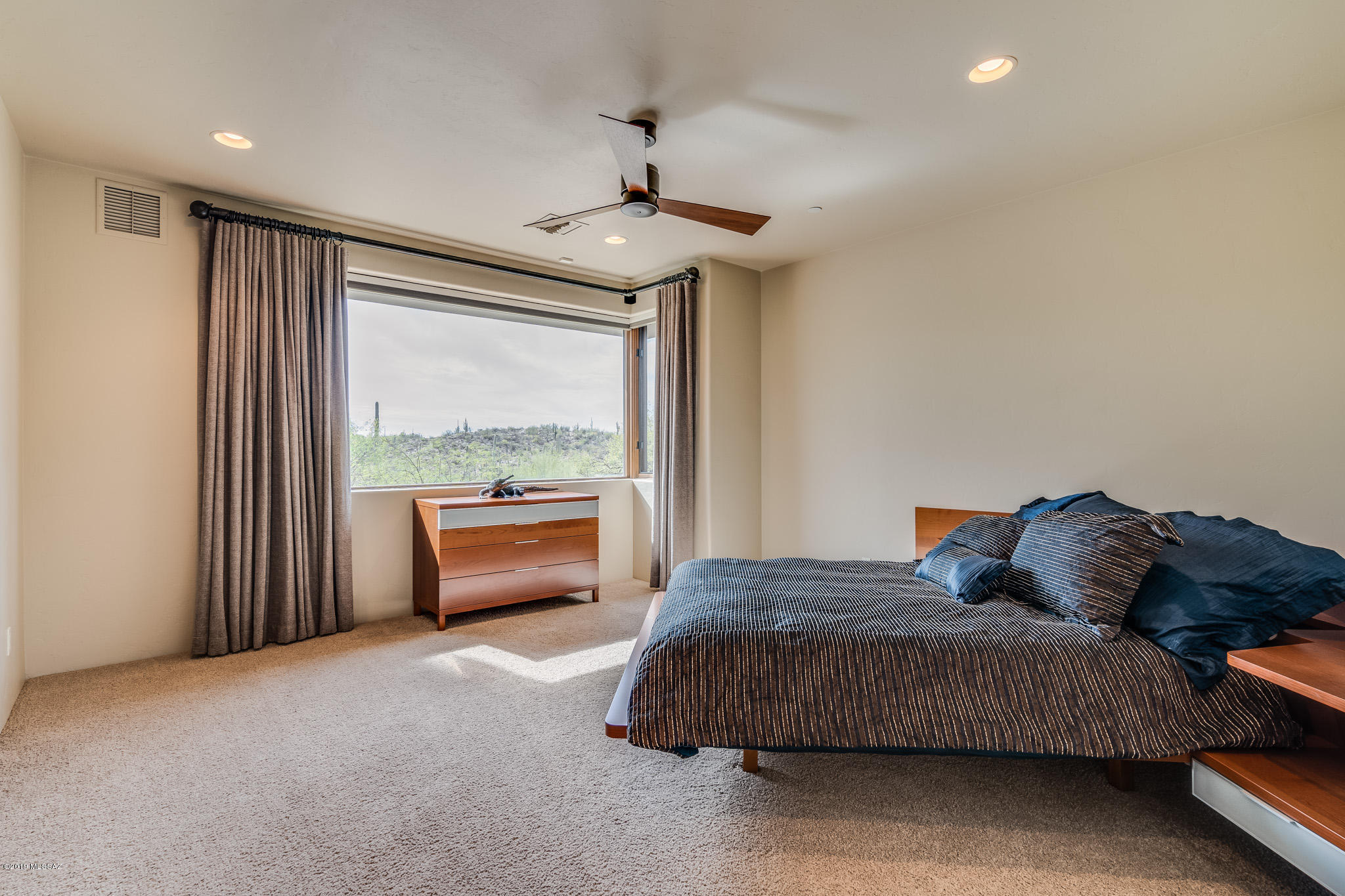 Honey Bee Ridge(The Estates At) - Residential