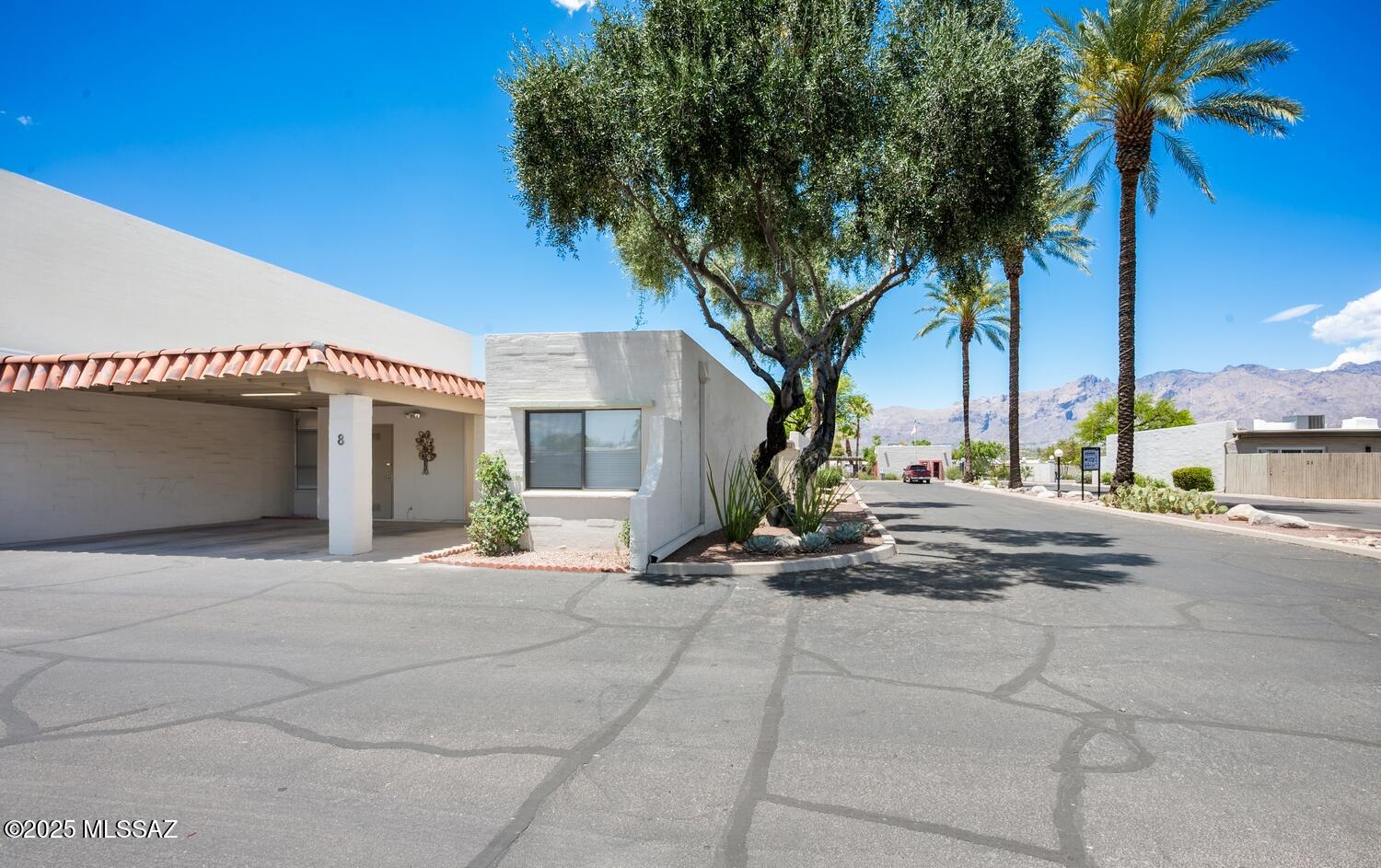 2525 E Prince Road 8