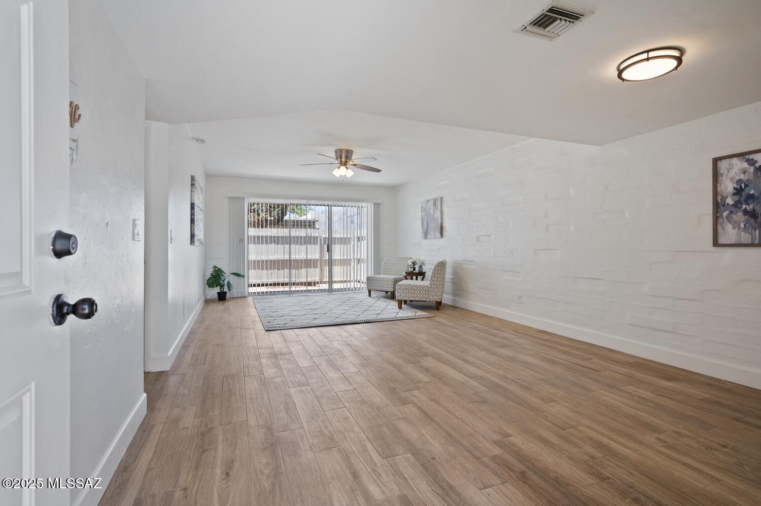 2525 E Prince Road 8