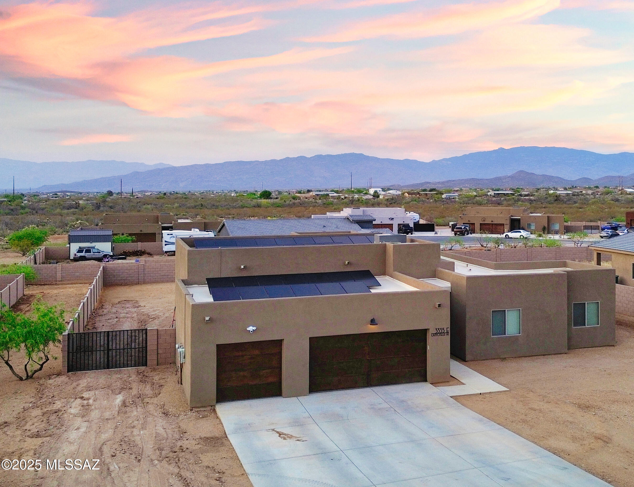 3335 E Canyoneer Drive