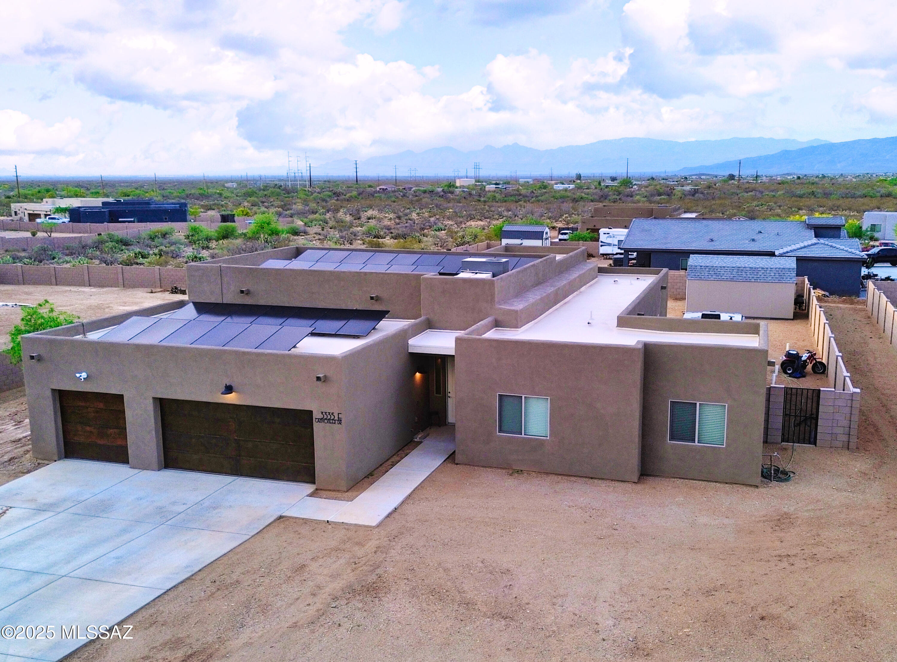 3335 E Canyoneer Drive