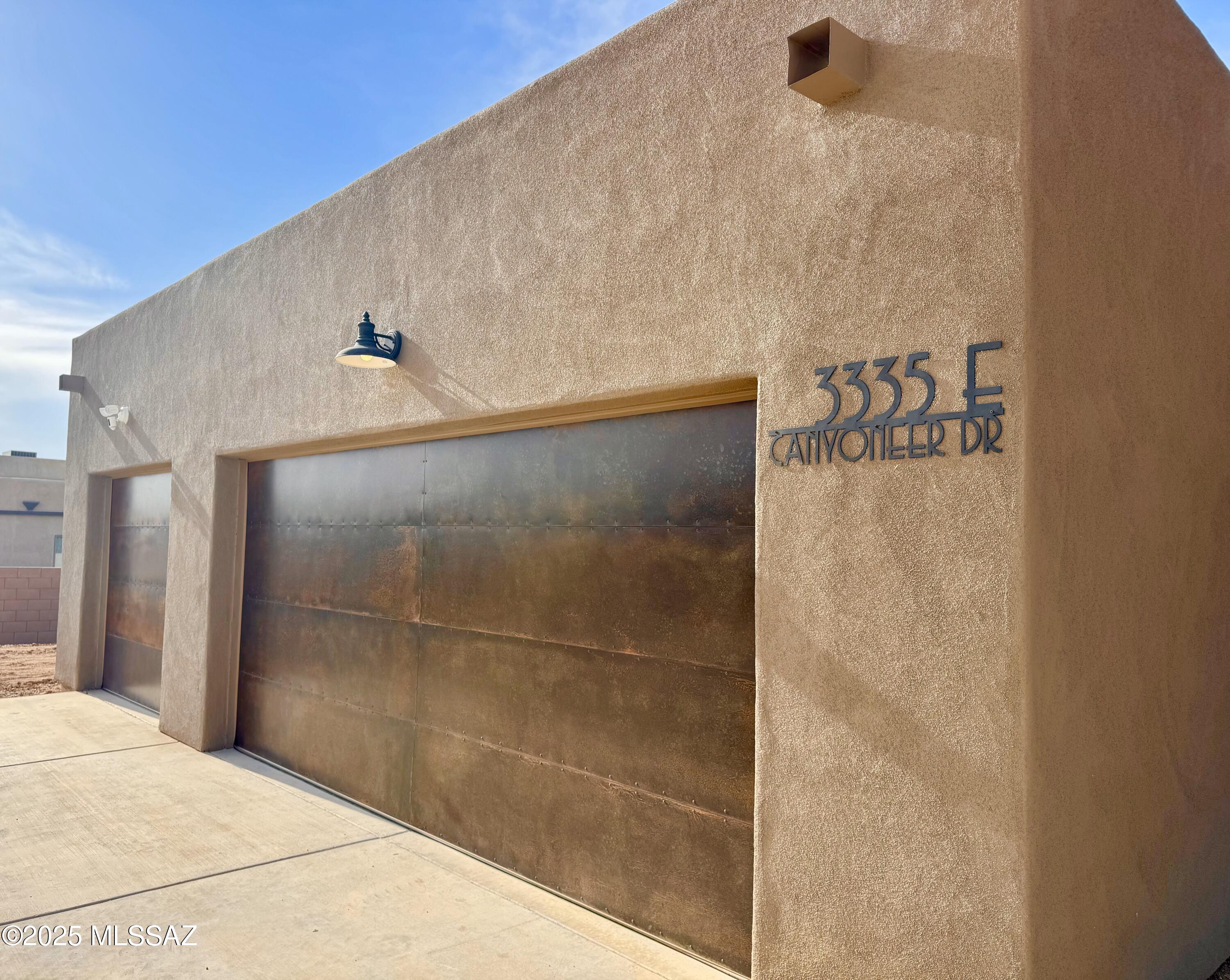 3335 E Canyoneer Drive