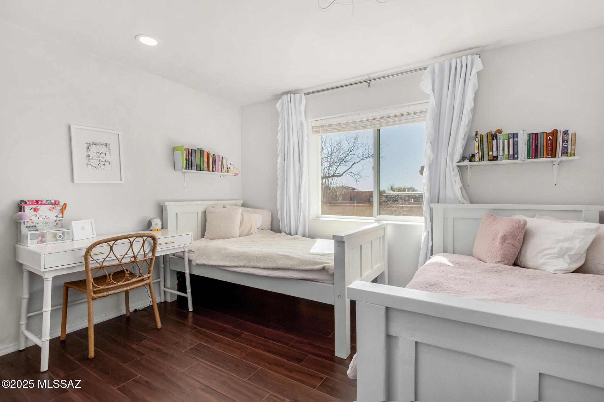 La Buena Vida Estates (1-37) - Residential