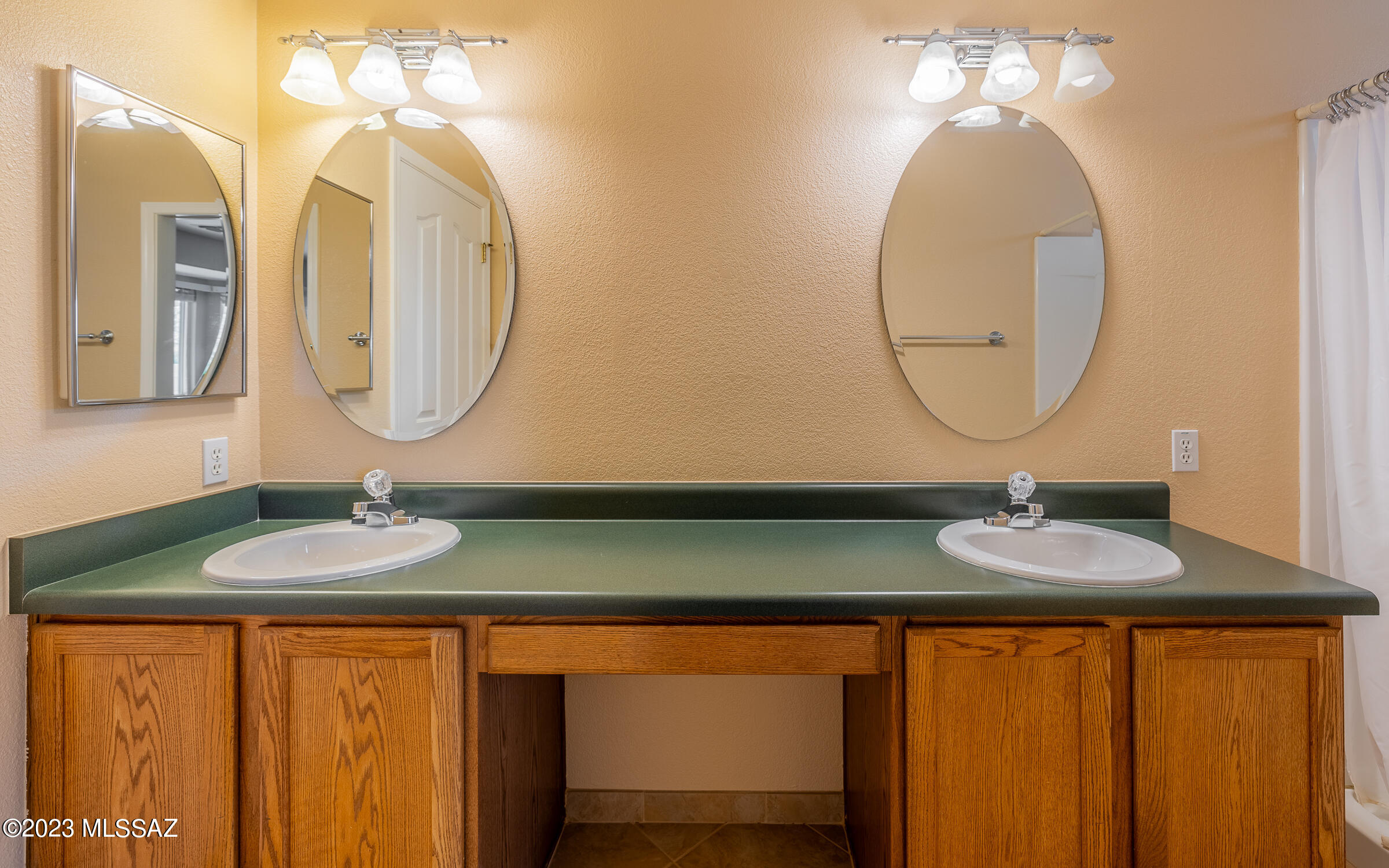 New Tucson Unit NO. 25 - Residential