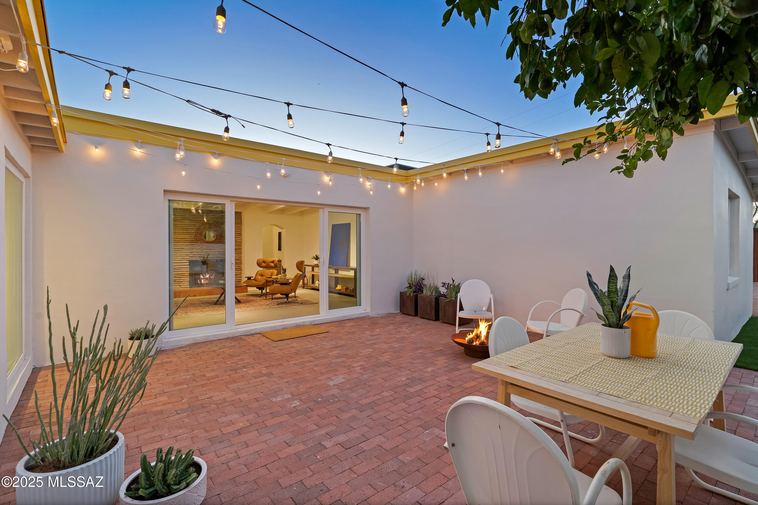 2215 E Juanita Street