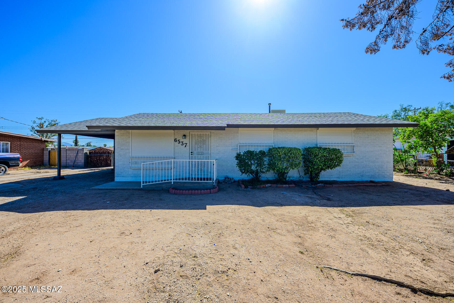 6537 E Calle Dened