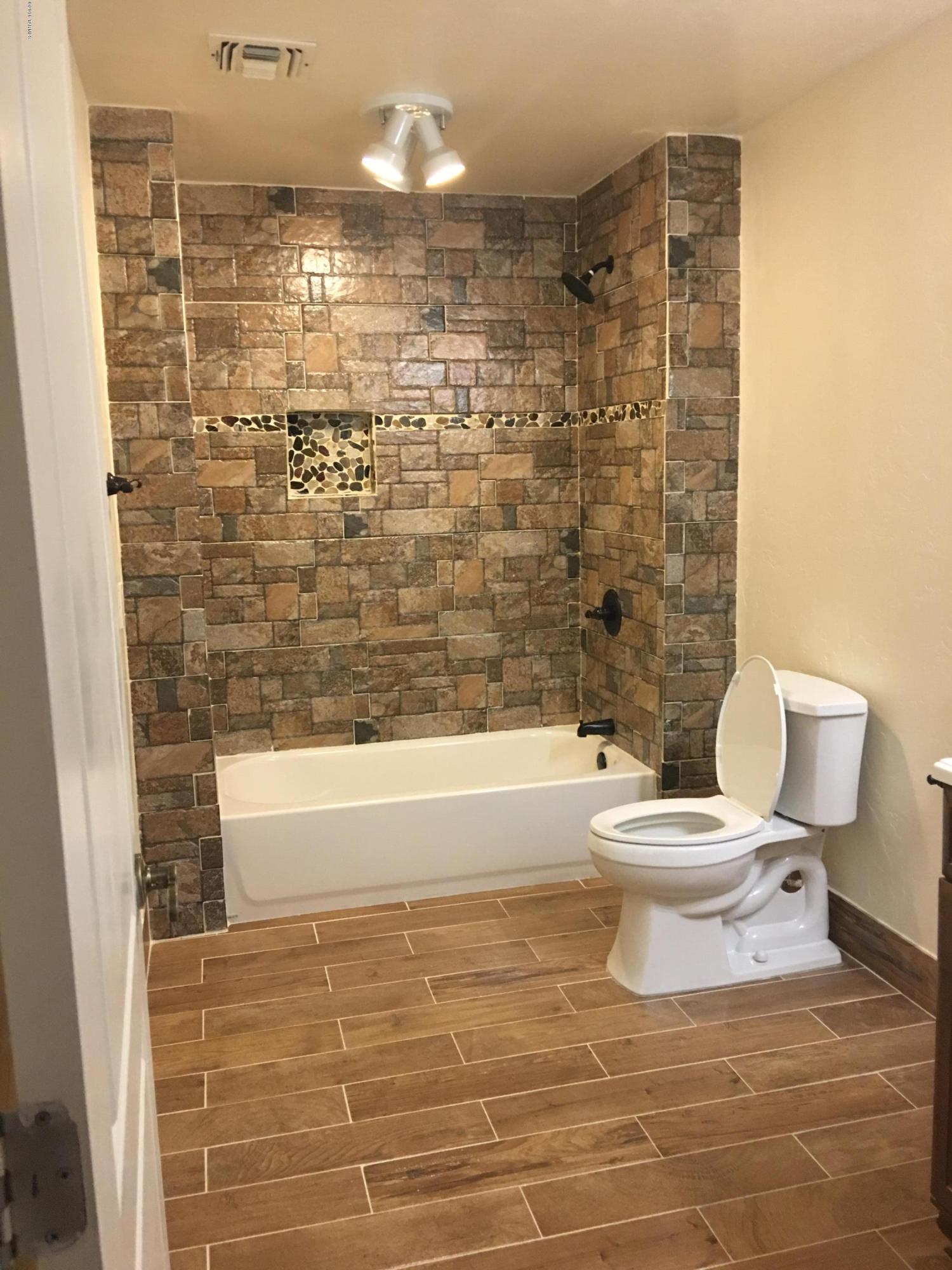 Oak Tree At Midvale (741-951) - Residential Lease