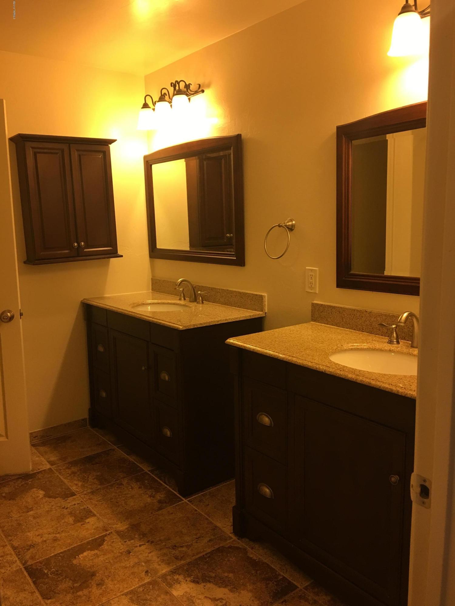 Oak Tree At Midvale (741-951) - Residential Lease
