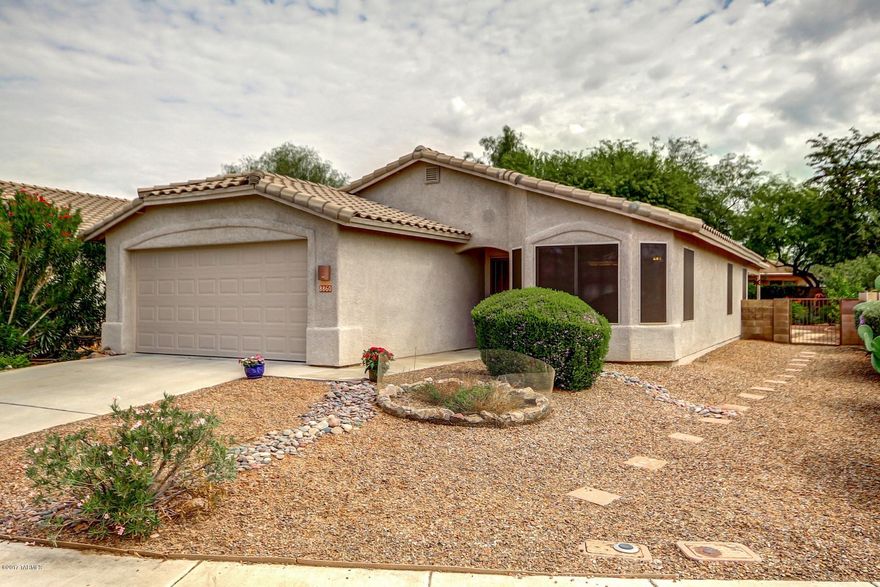 Absolutely gorgeous 3BR home w/den is one you definitely don't want to miss.  Fabulous cul-de-sac location close to shopping, medical facilities, schools & River Walk paths. Comfortable great room floor plan w/upgraded carpet & pad. Beautiful stainless appliances w/5-burner gas stove, microwave, dishwasher & counter depth fridge. Pantry, cabinet roll-outs & pendant lighting. Bay windows in dining area. Den has closet & is connected to master so would be perfect for a nursery too! Wonderful master suite w/bay windows, walk-in closet & large bathroom. Beautiful backyard oasis w/extended flagstone patio, misting system, BBQ, lush foliage & storage shed.  This home is immaculate and move-in ready.  All appliances are included.