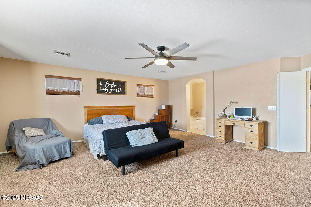 4021 E Lushfield Drive