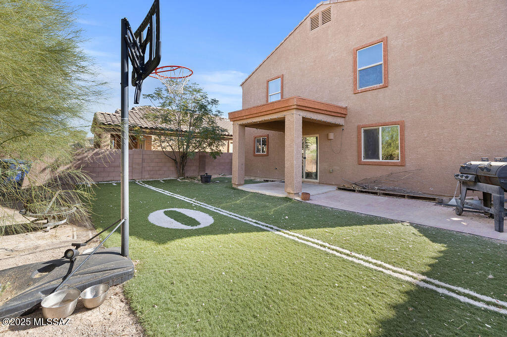 4021 E Lushfield Drive