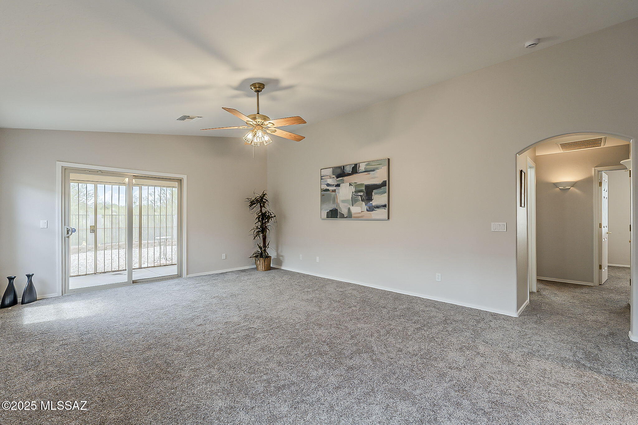 6059 N Panorama View Drive