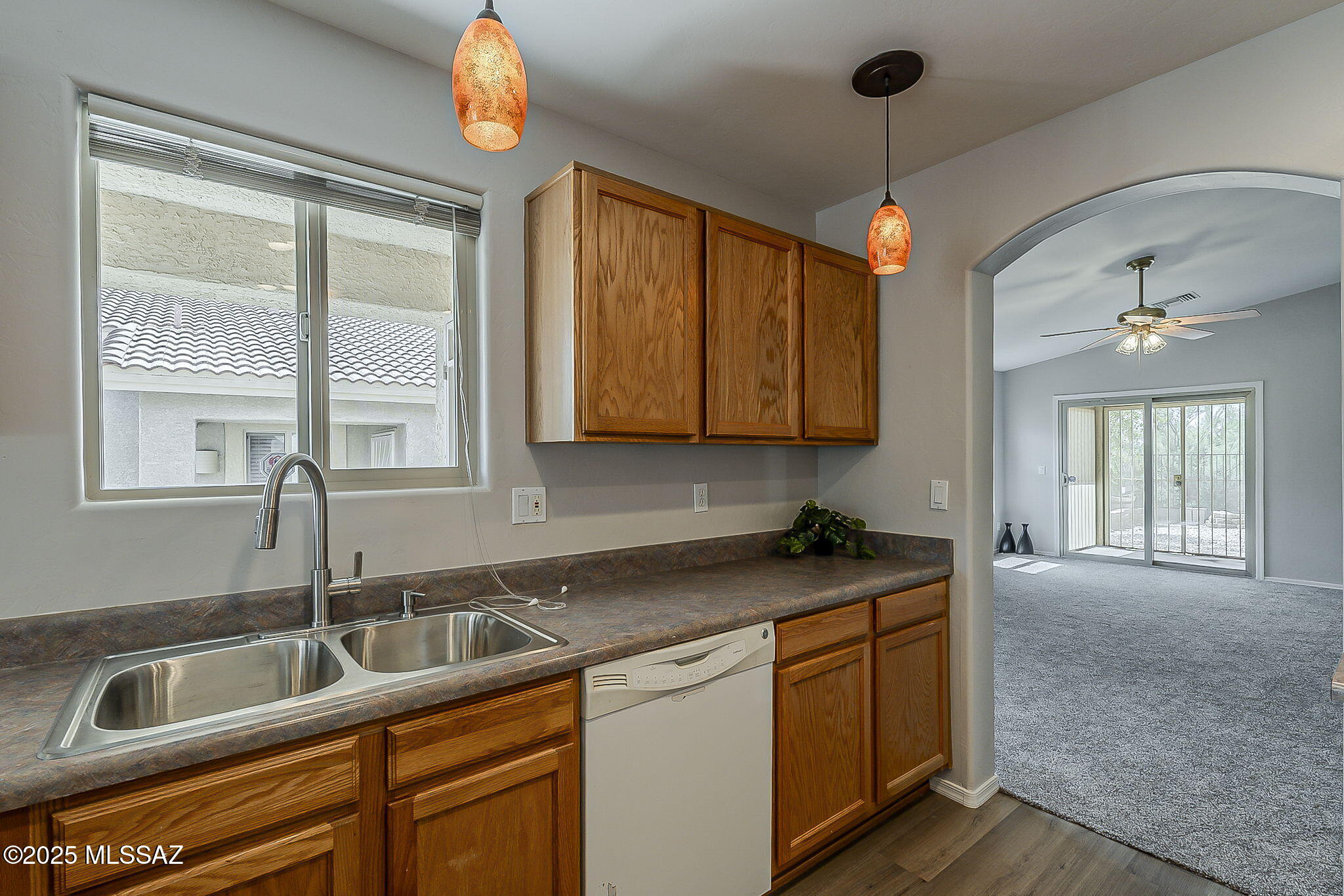 6059 N Panorama View Drive