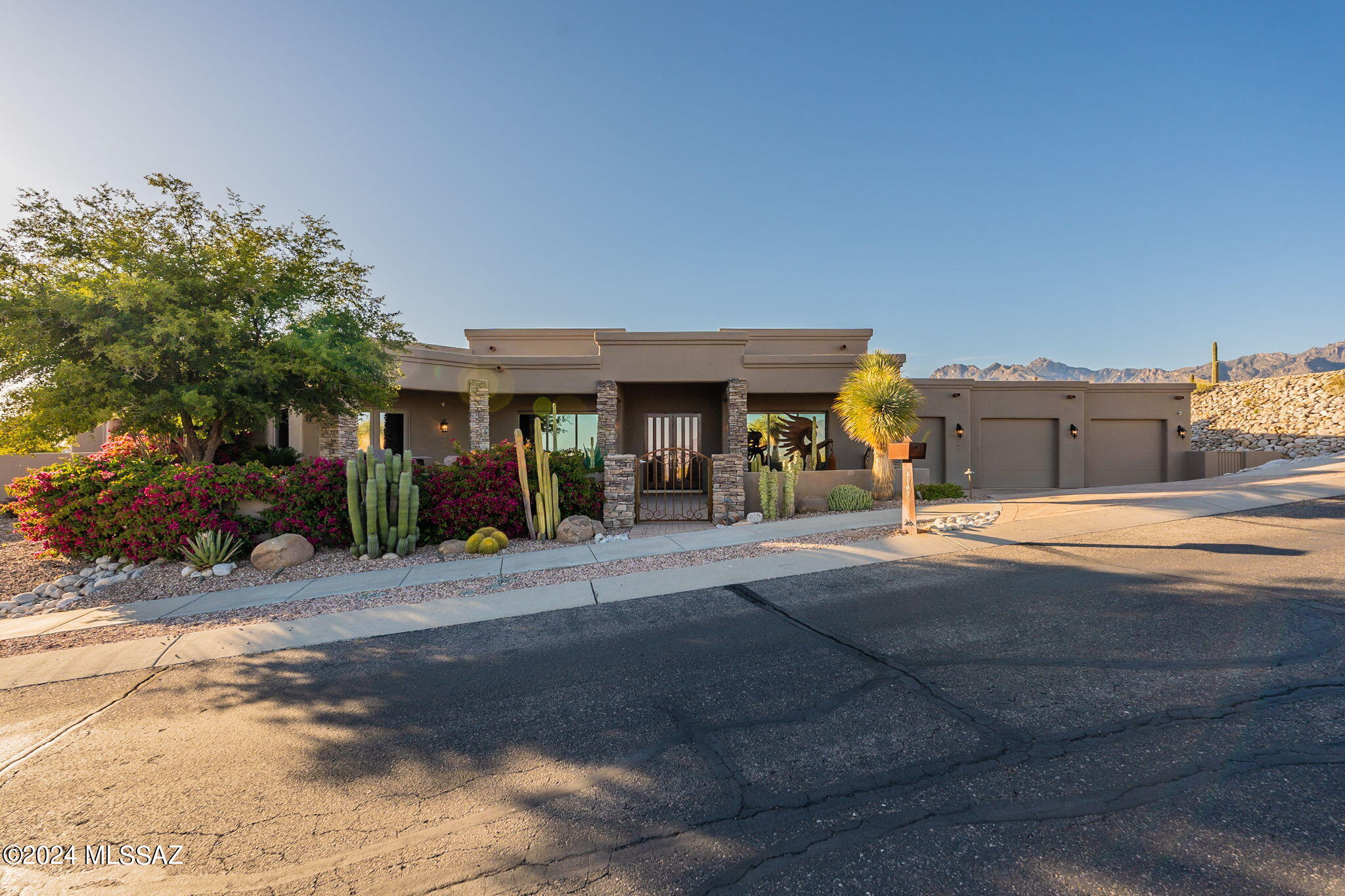 Sabino Mountain (1-290) - Residential