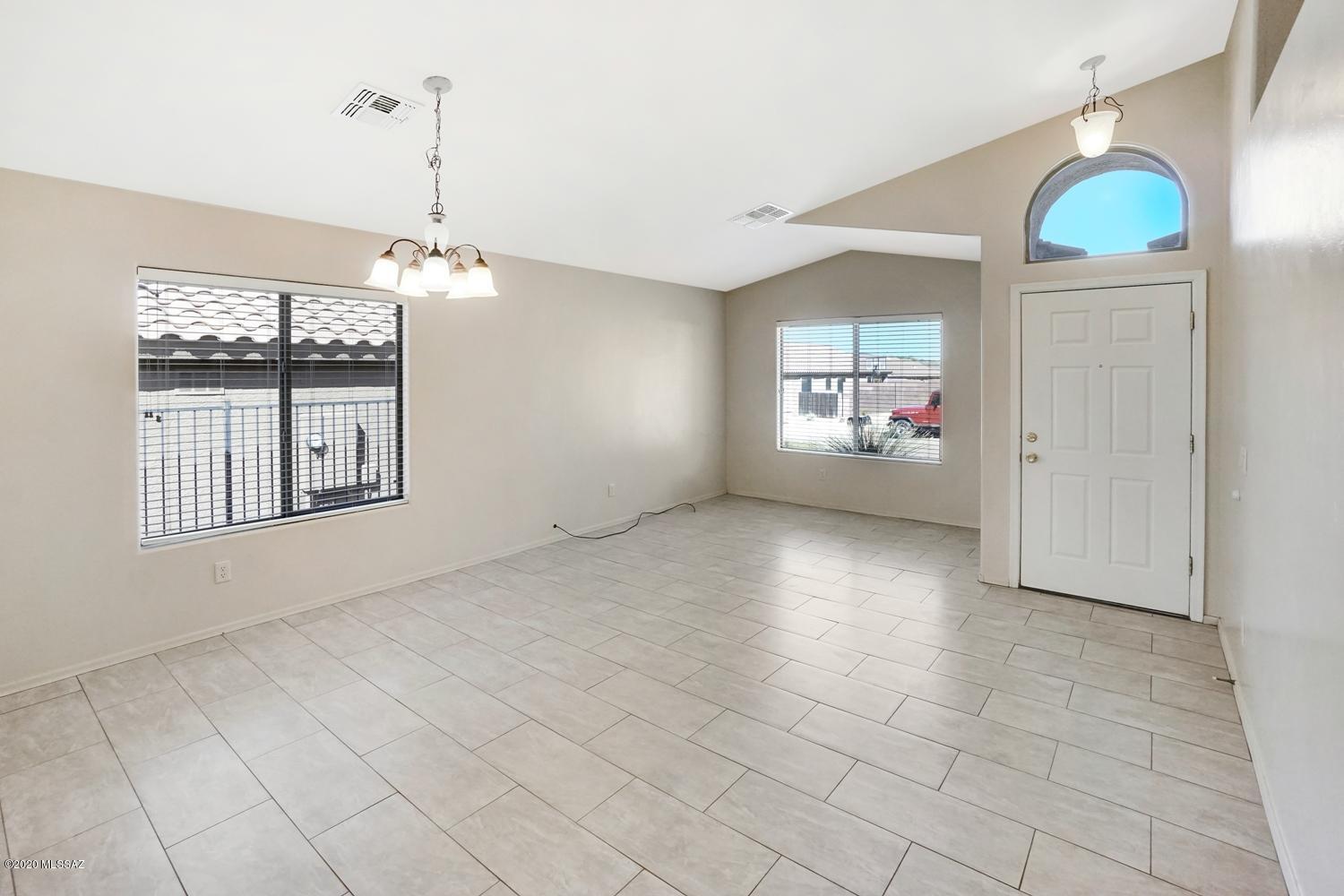 Rancho Del Lago (1-100) - Residential Lease