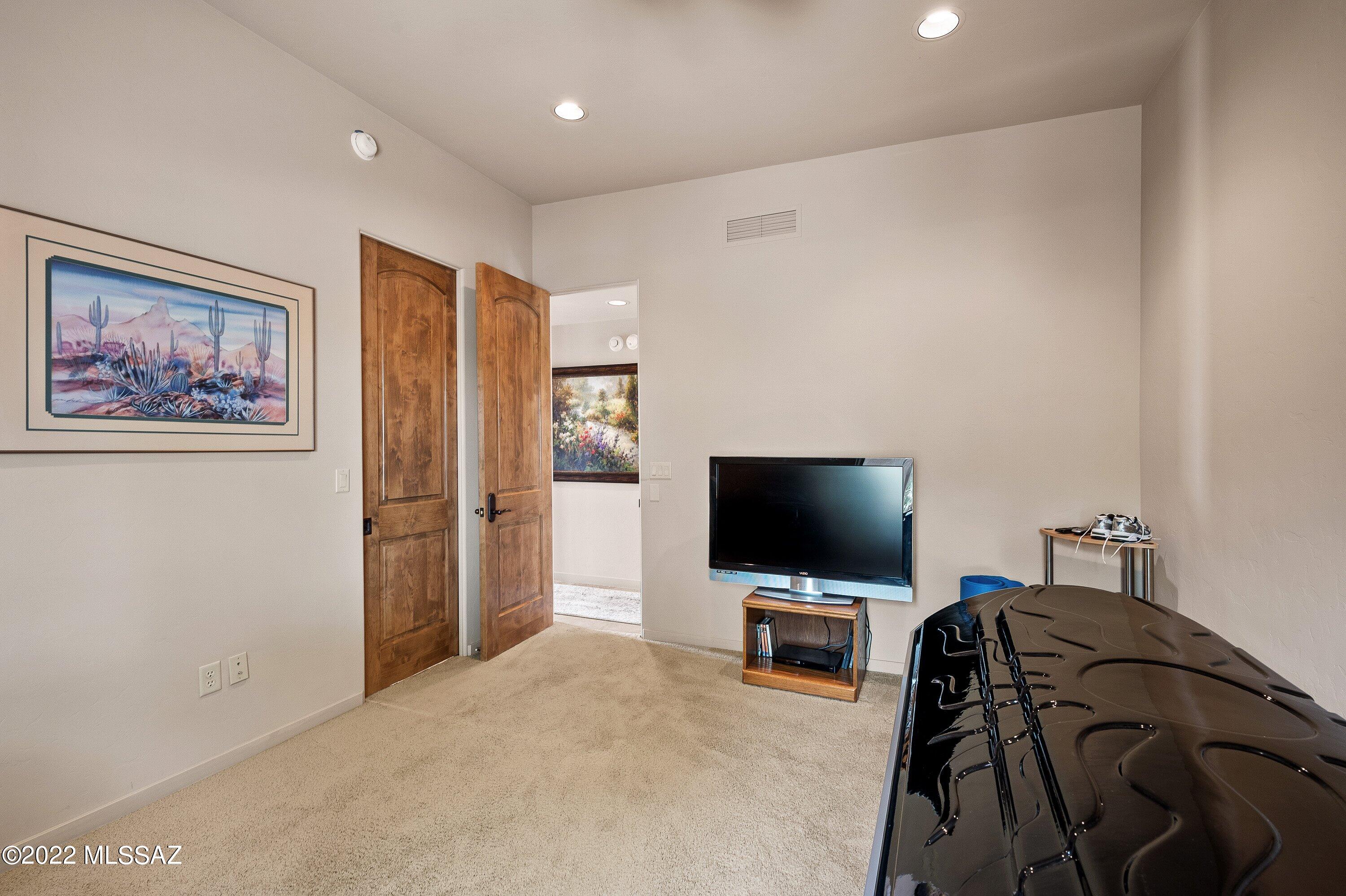 Honey Bee Ridge(The Estates At) - Residential