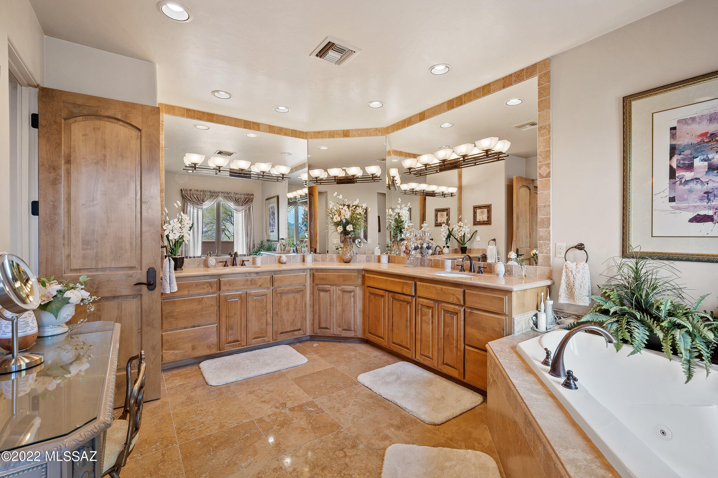 Honey Bee Ridge(The Estates At) - Residential