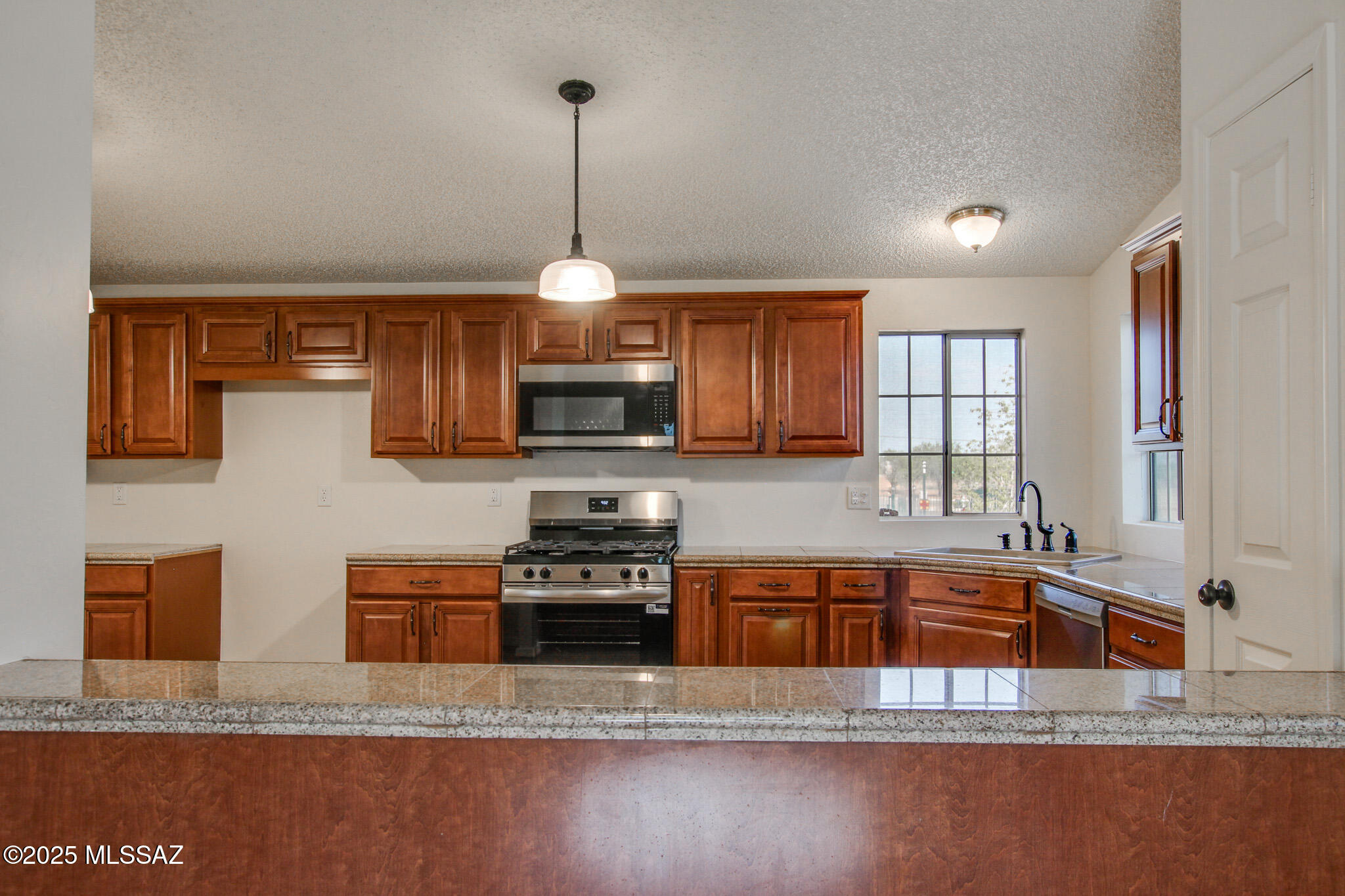 1735 W Seabrooke Drive
