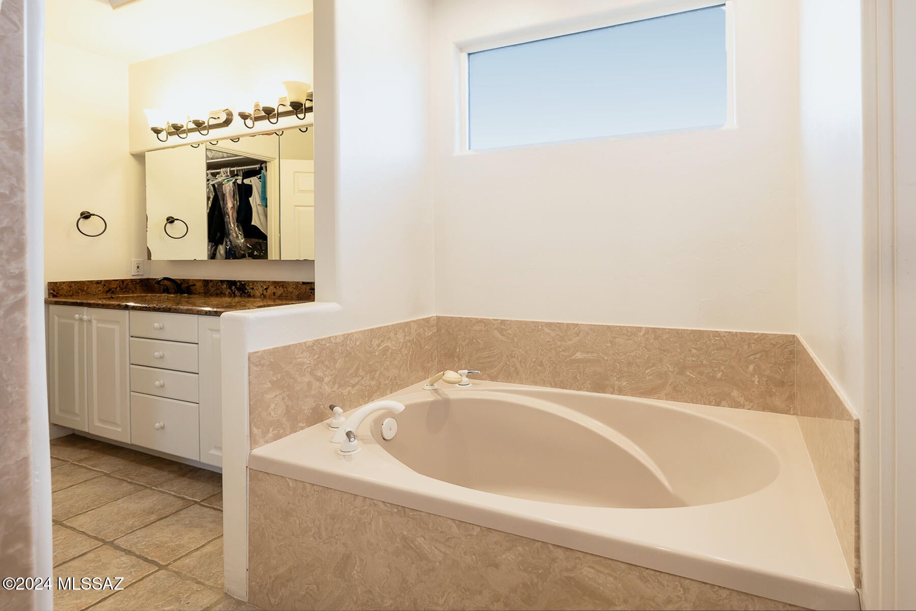 Canada Hills Est Phase ll (42-130) - Residential