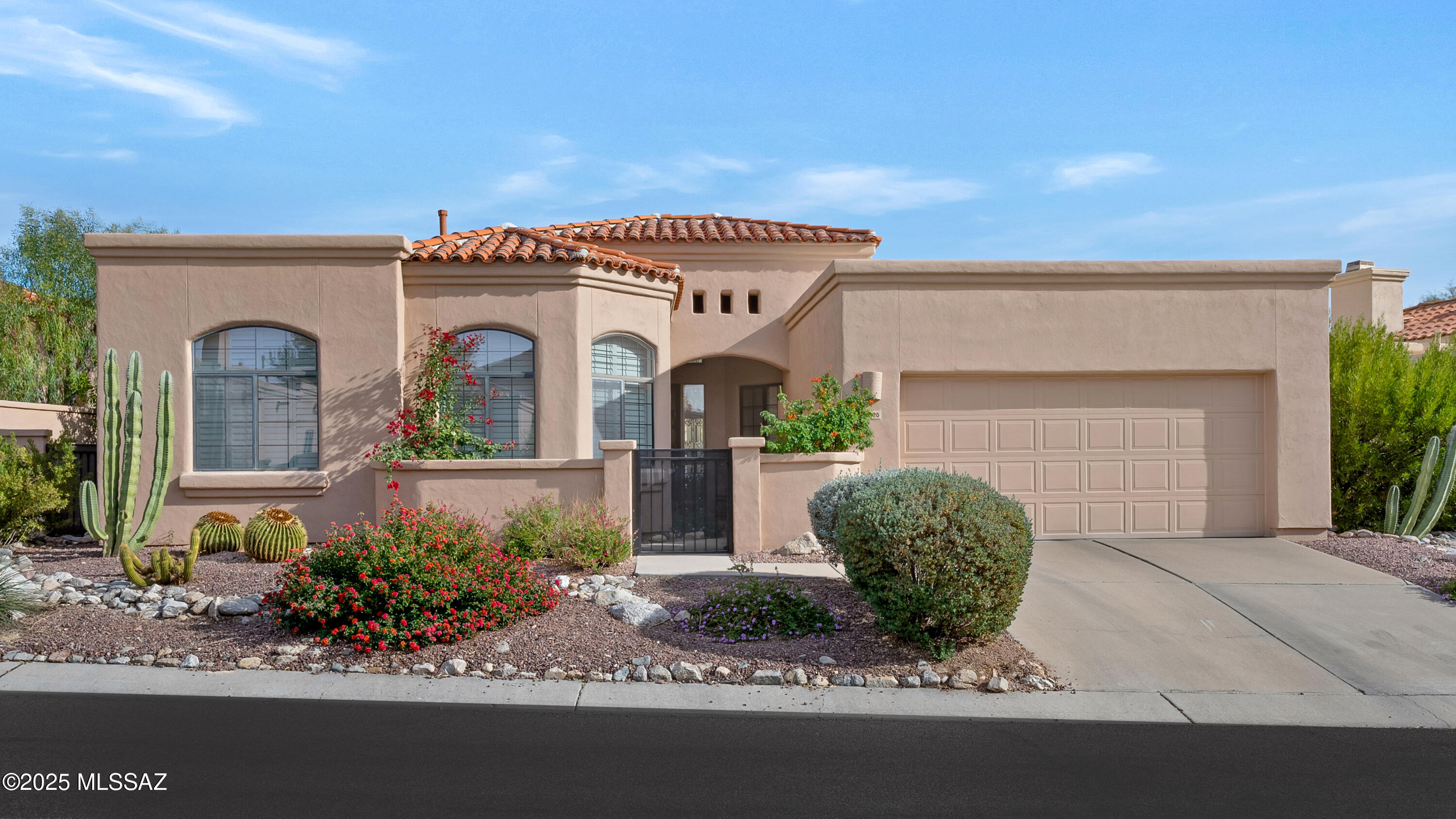 6320 N Calle Del Venado