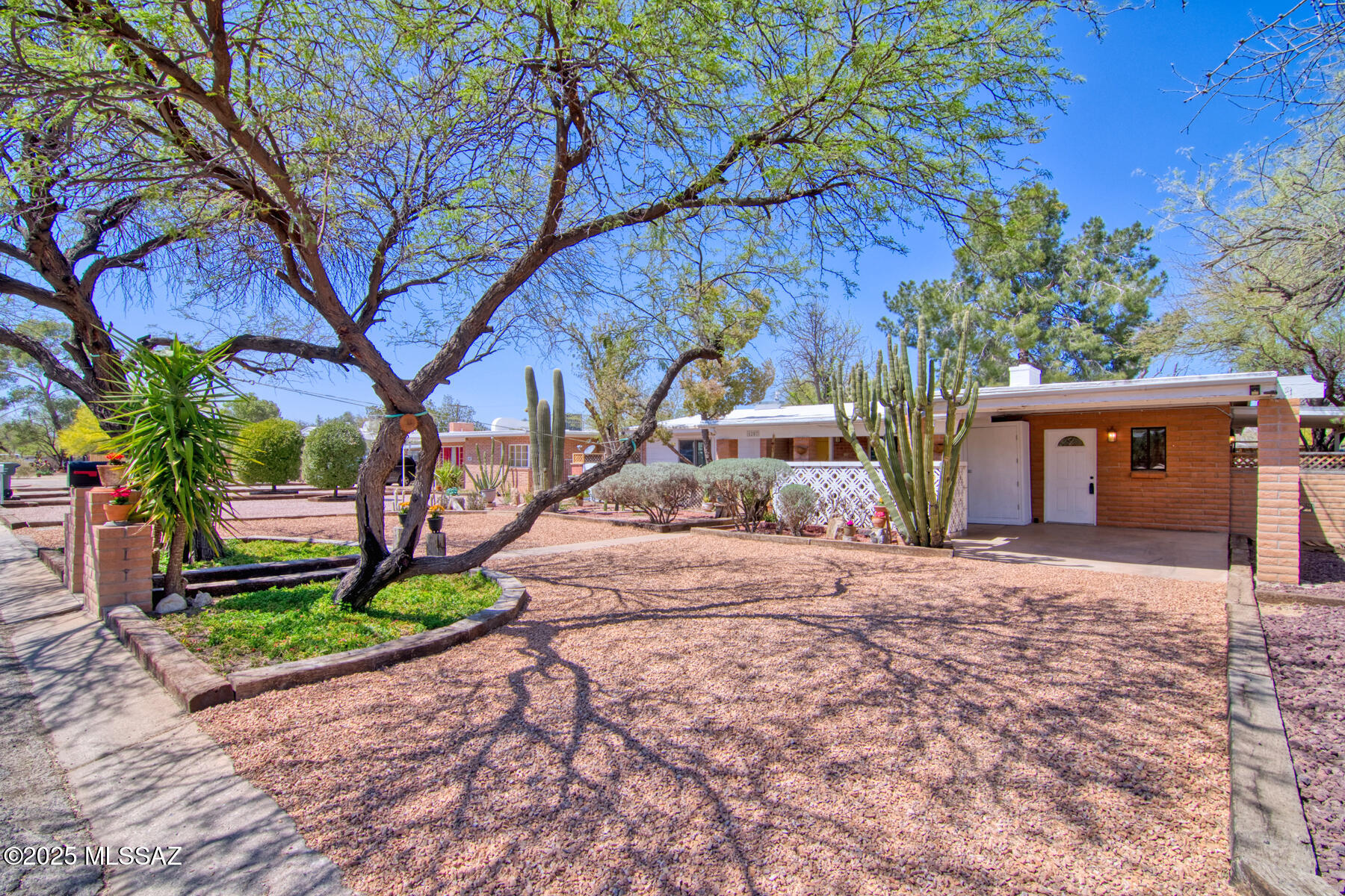 1207 E Smoot Drive