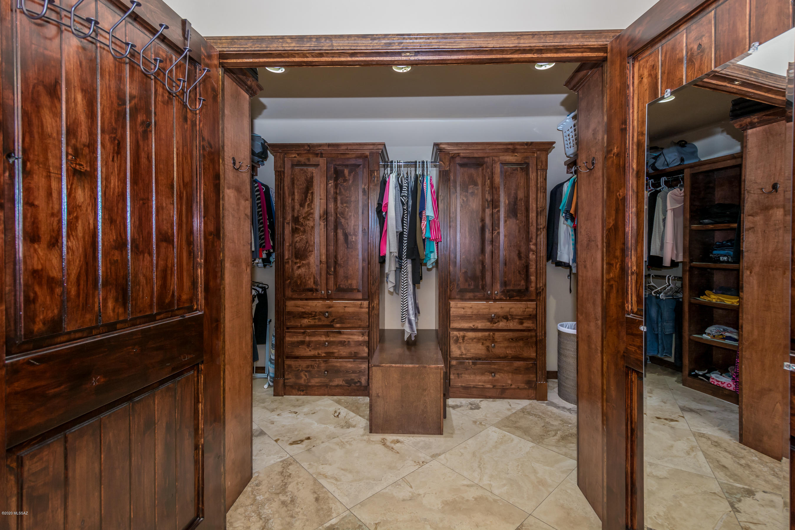 Honey Bee Ridge(The Estates At) - Residential