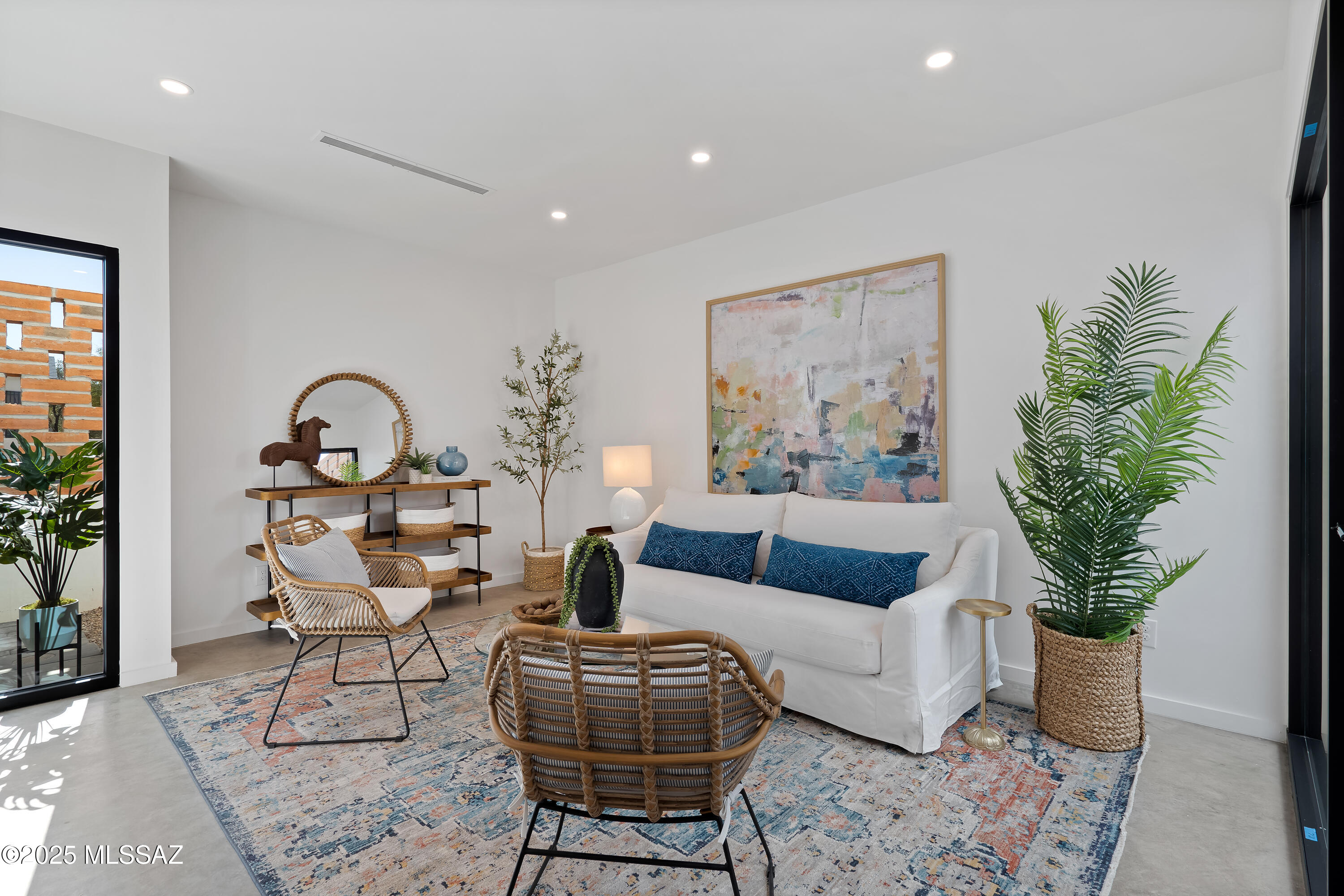 53 W Lalo Way