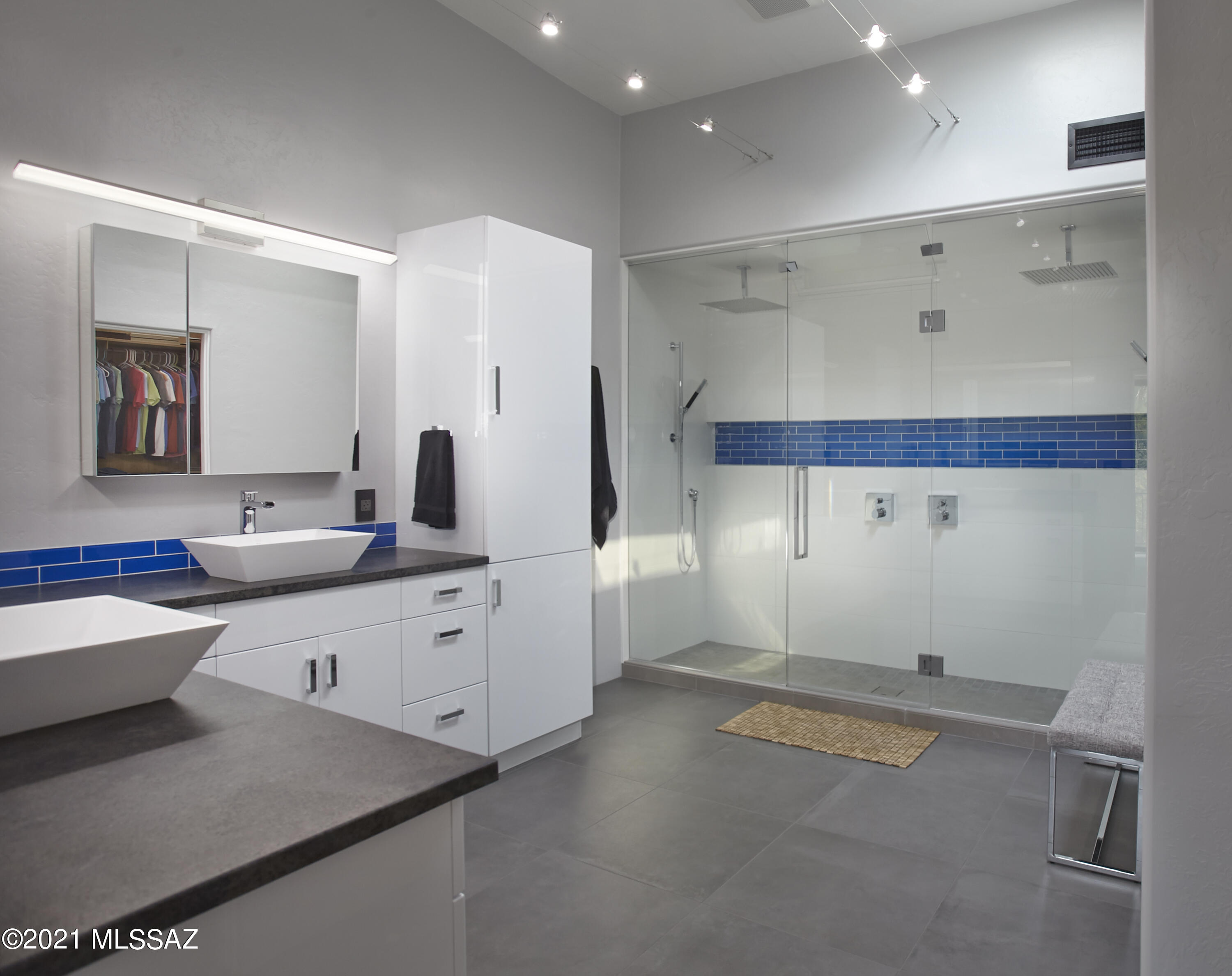 El Diamante II (1-40) - Residential