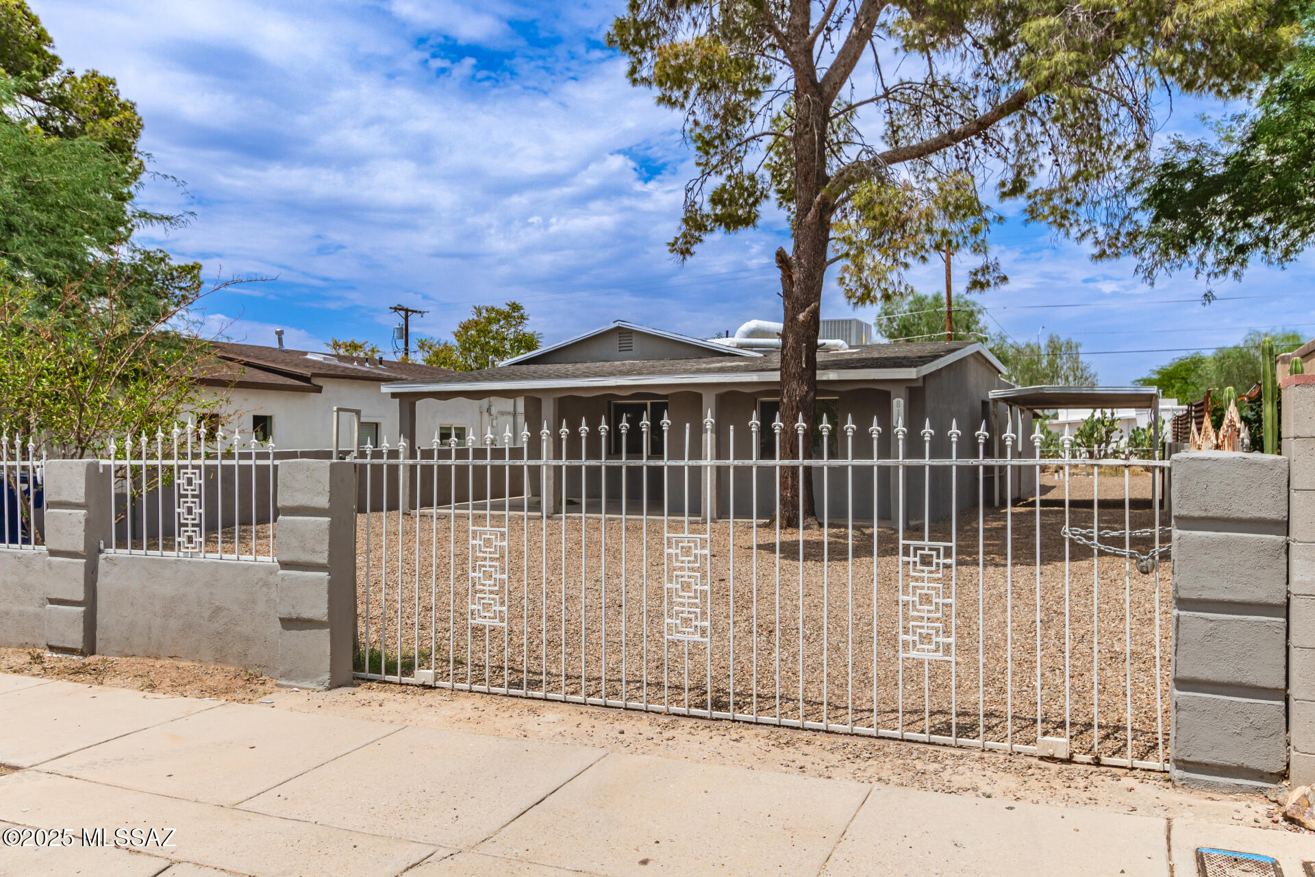 814 W Jacinto Street