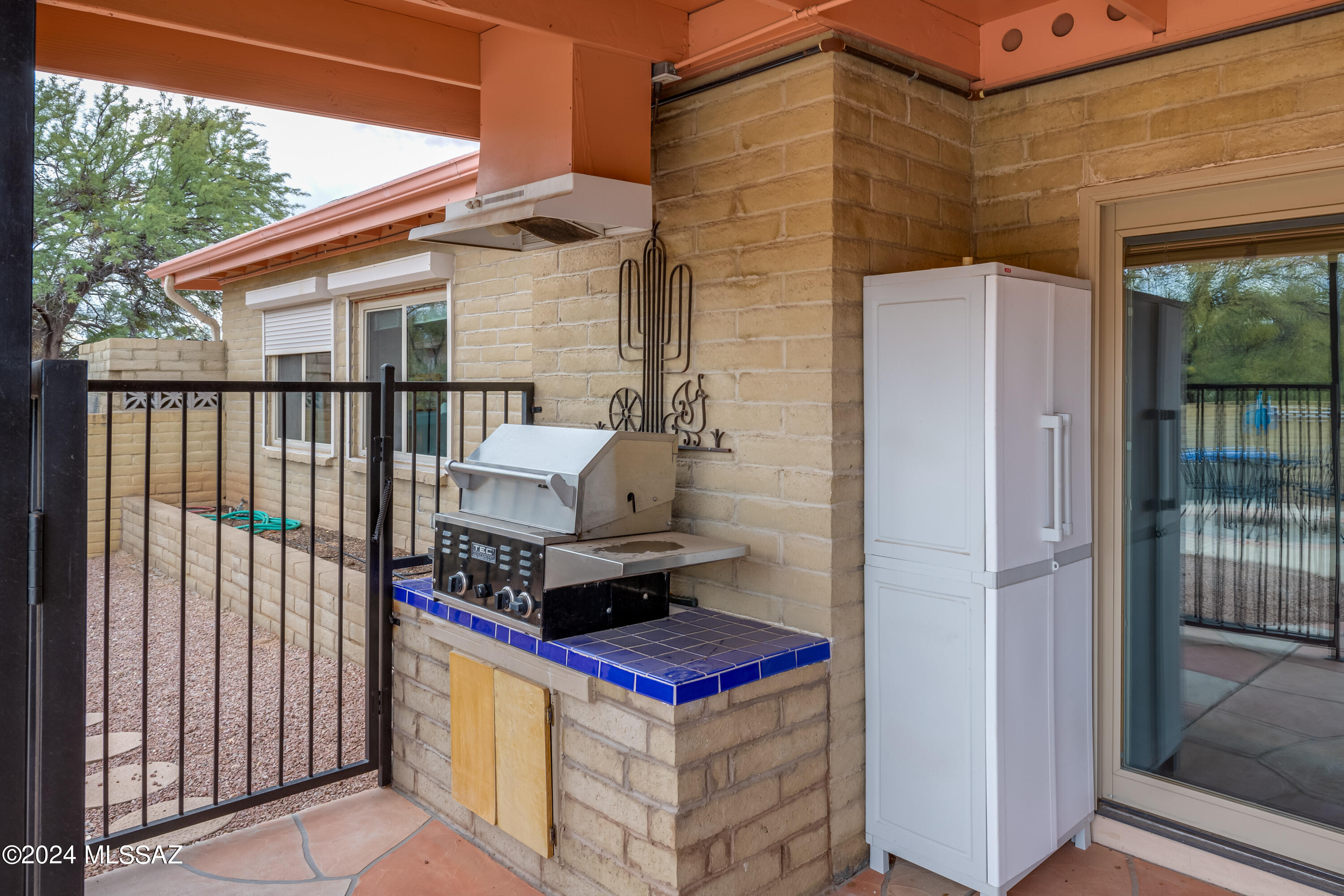 Casas Adobes West (1-220) - Residential
