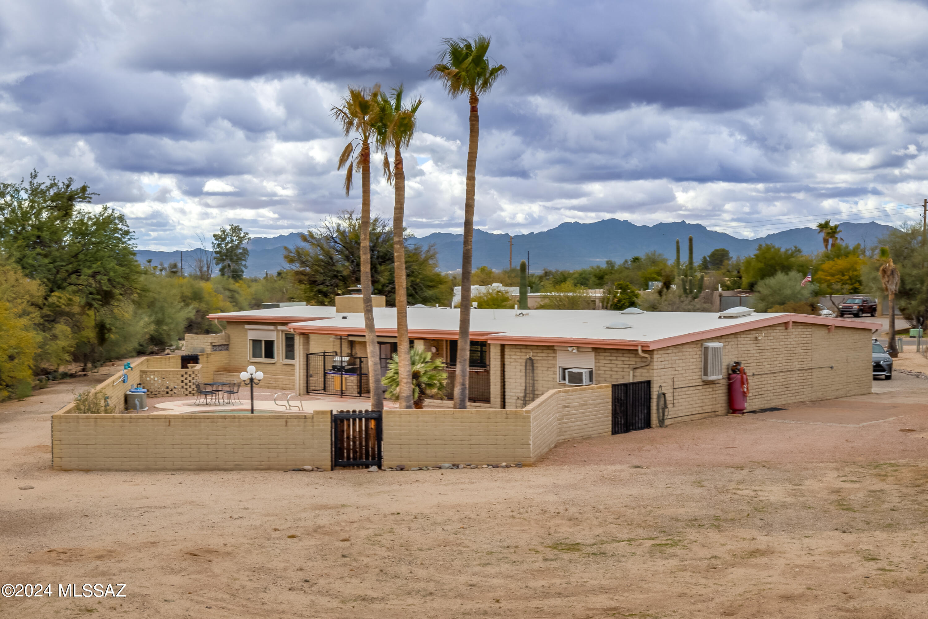 Casas Adobes West (1-220) - Residential