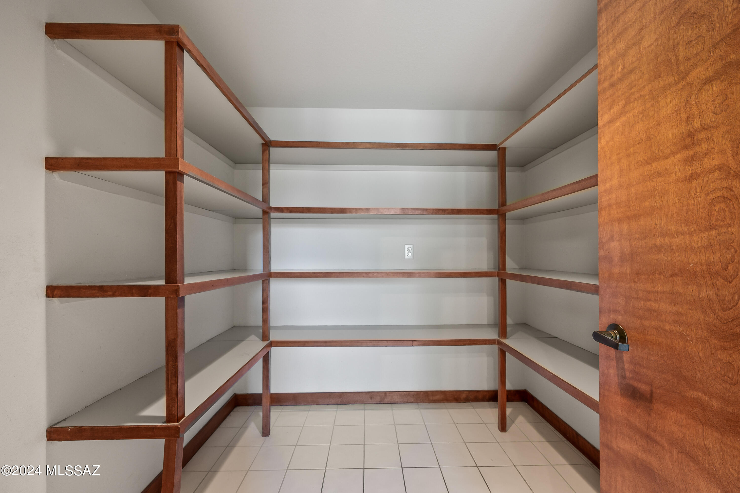 Finisterra II (211-302) - Residential