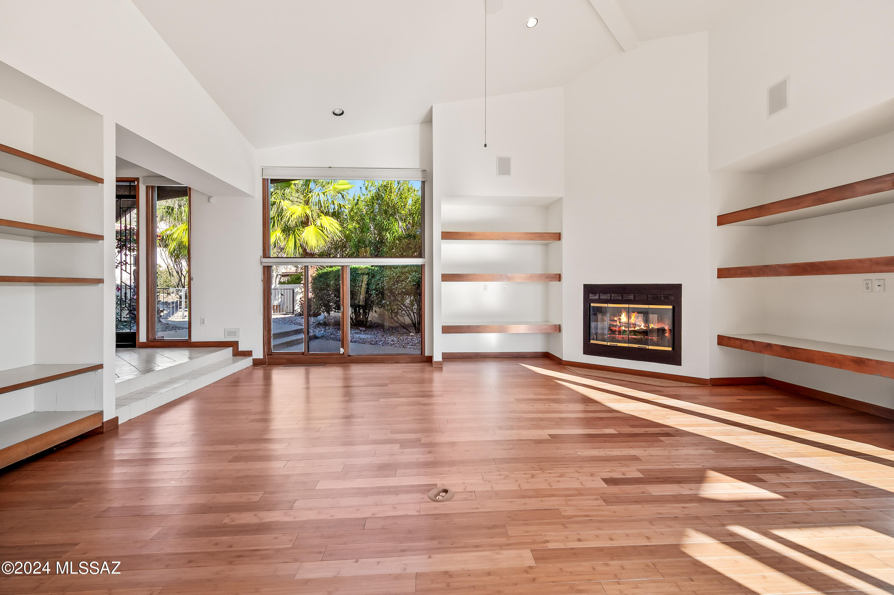Finisterra II (211-302) - Residential