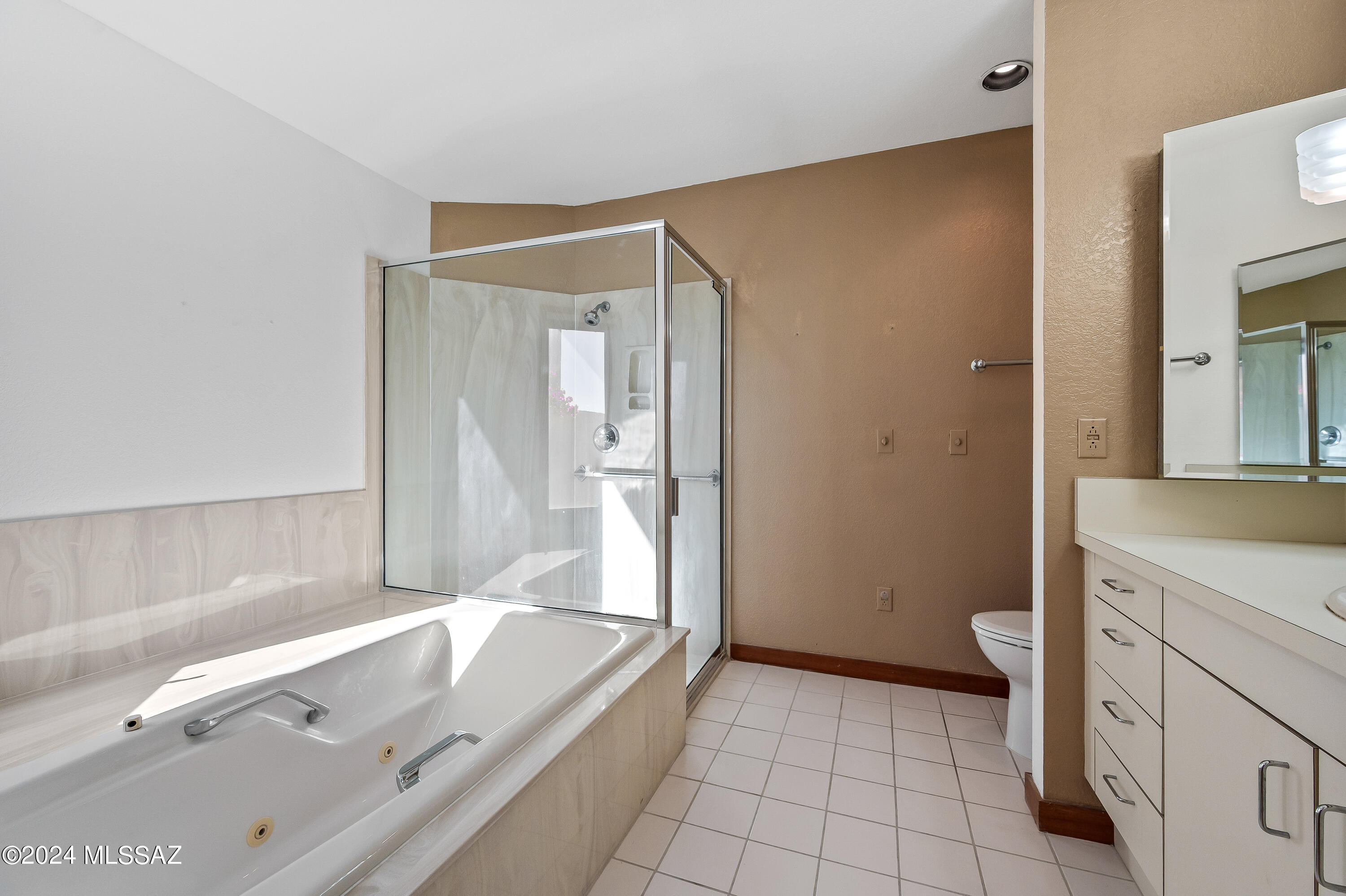 Finisterra II (211-302) - Residential