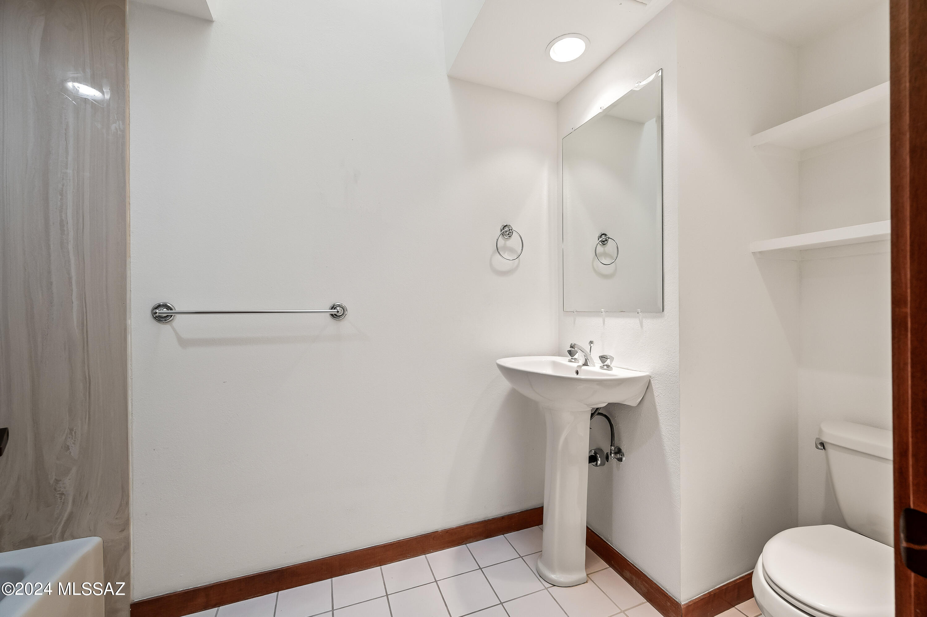 Finisterra II (211-302) - Residential