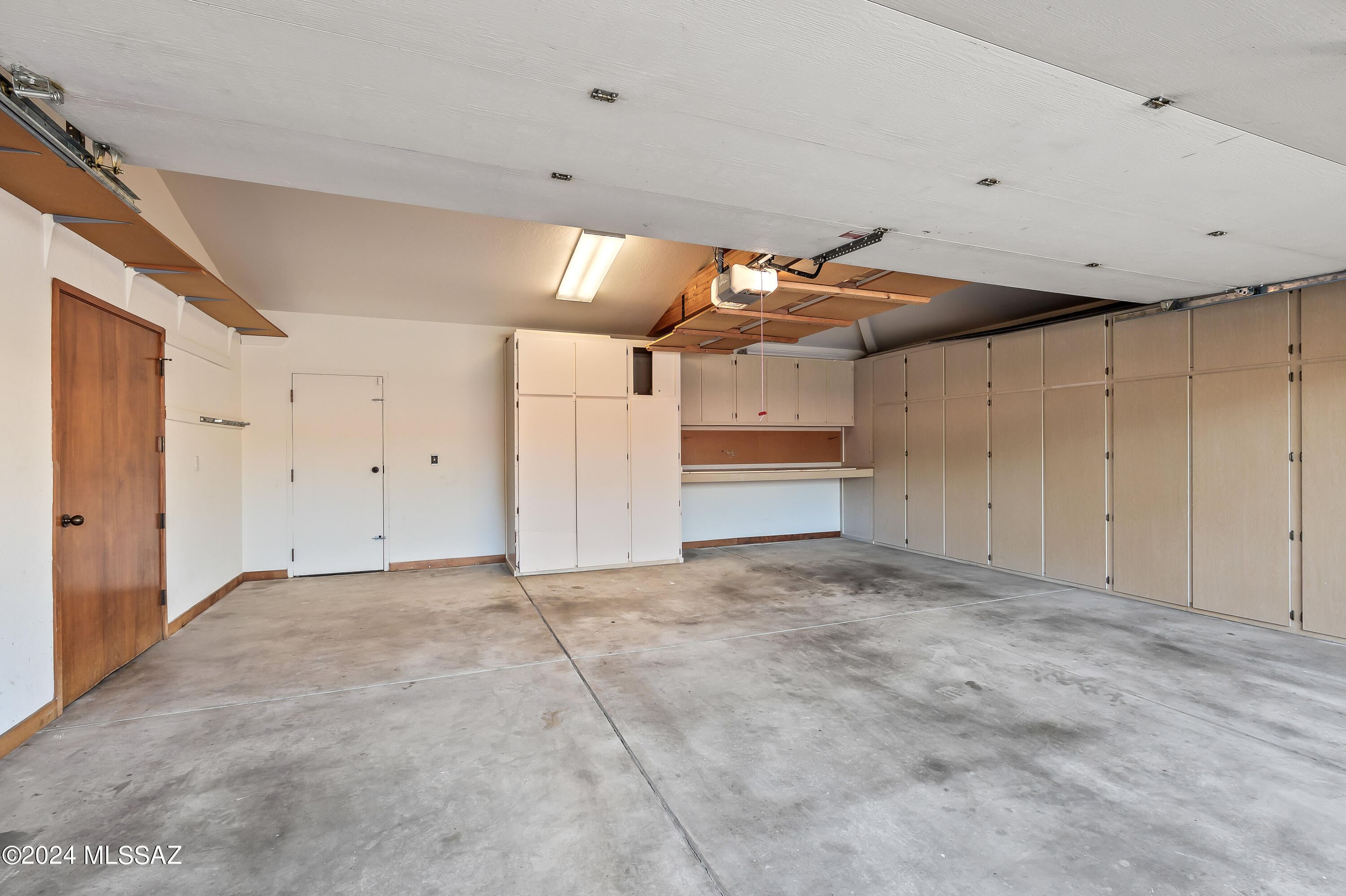 Finisterra II (211-302) - Residential