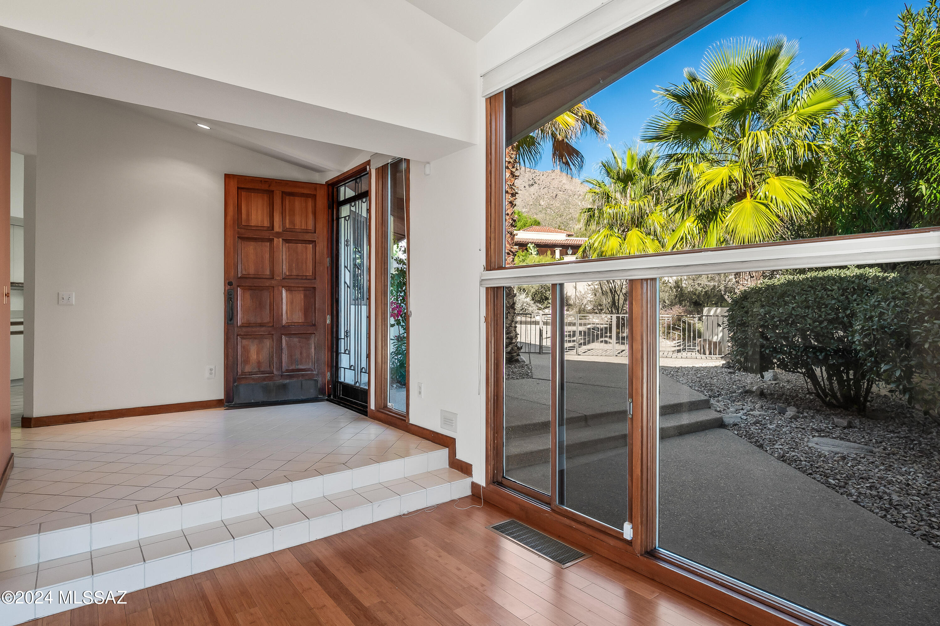 Finisterra II (211-302) - Residential