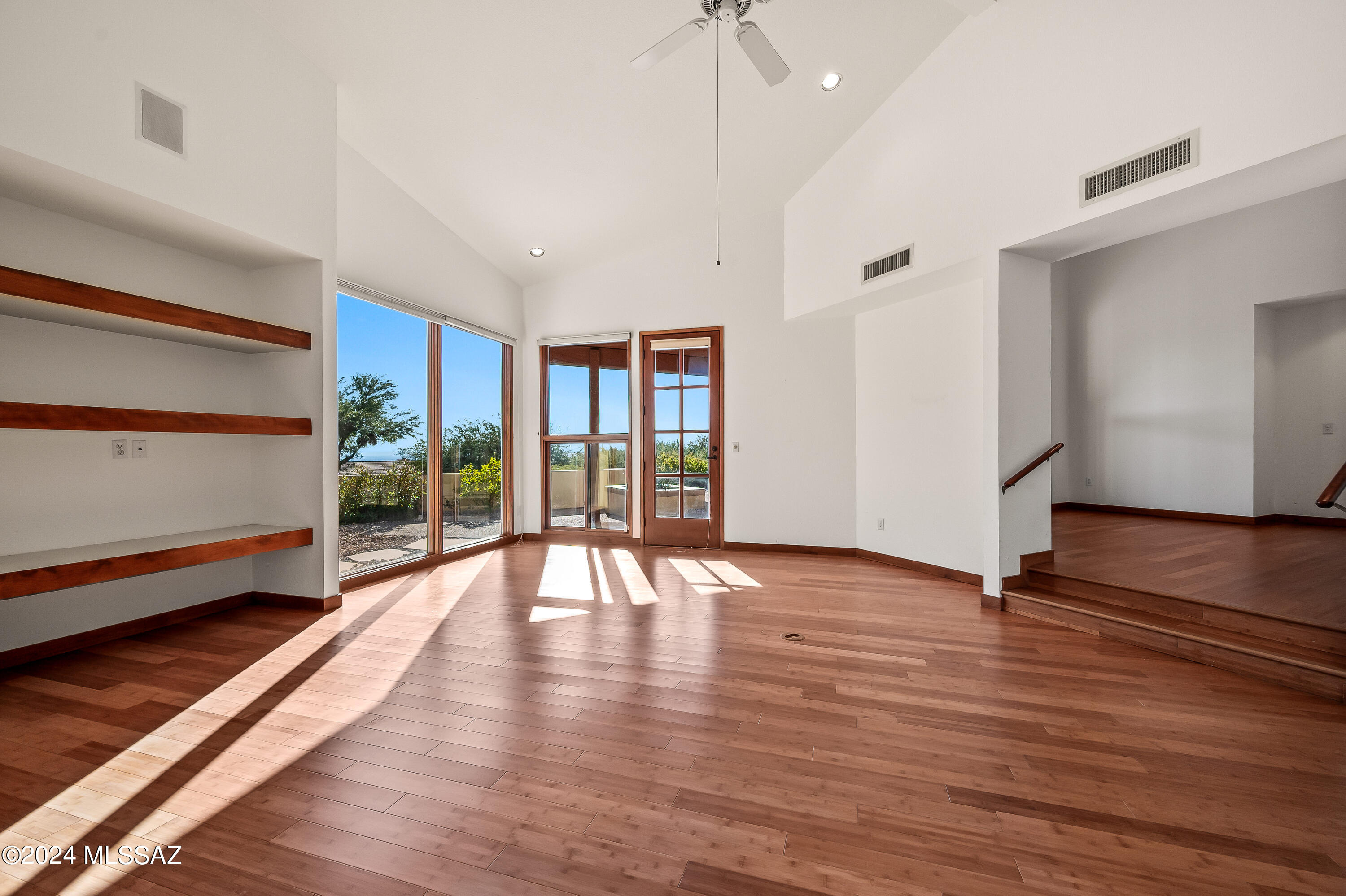 Finisterra II (211-302) - Residential