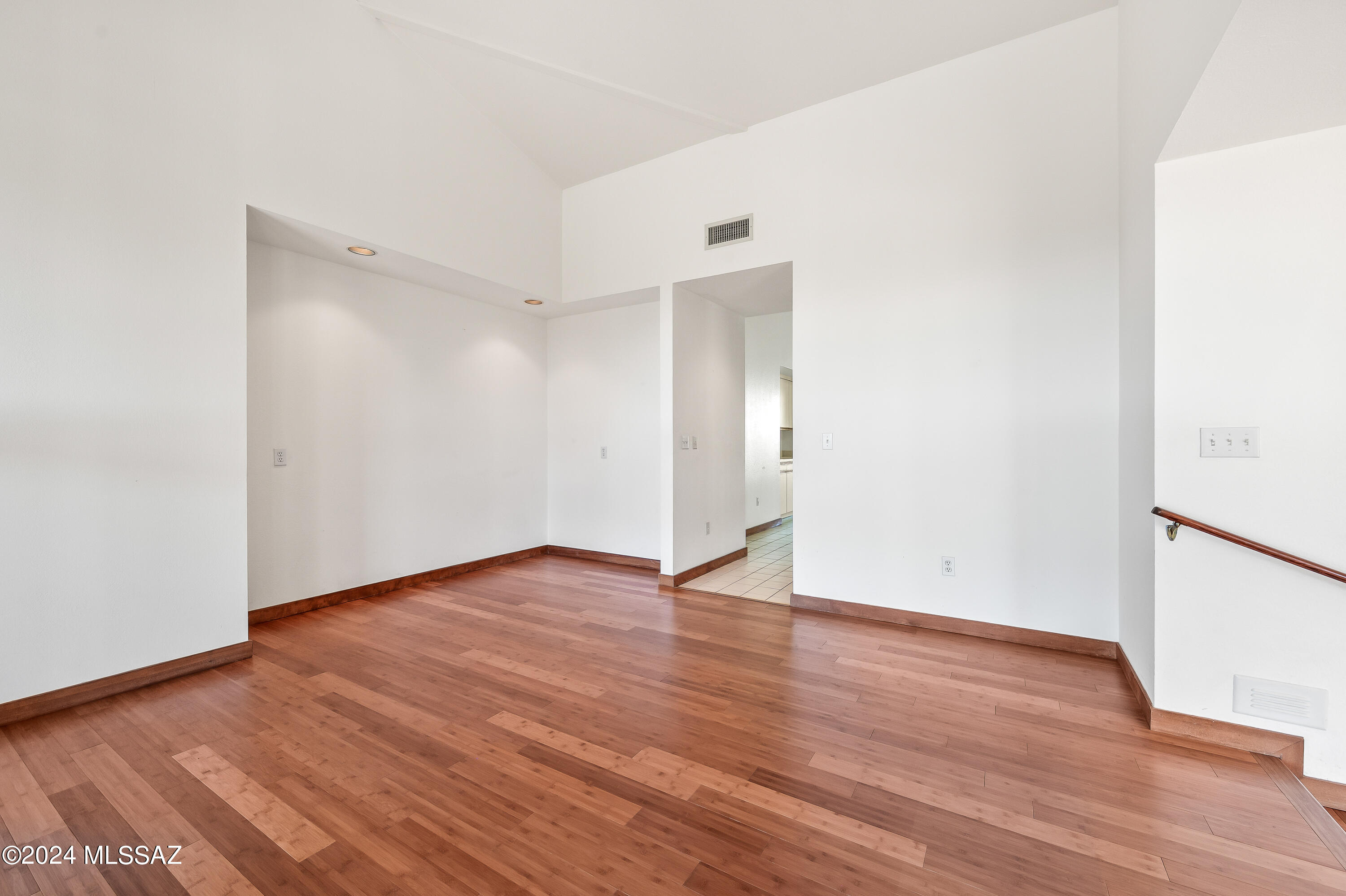 Finisterra II (211-302) - Residential