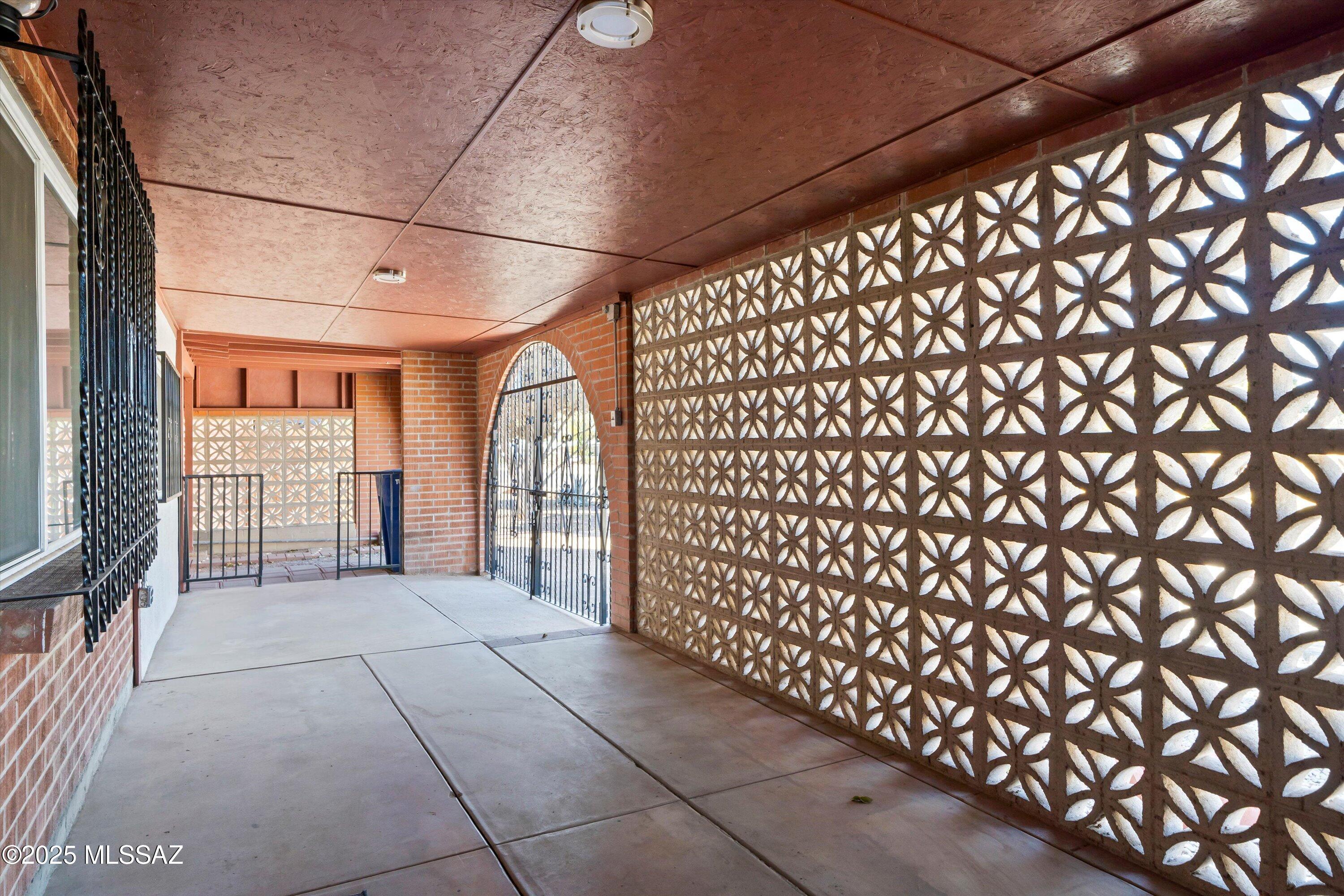4610 E Calle Aurora
