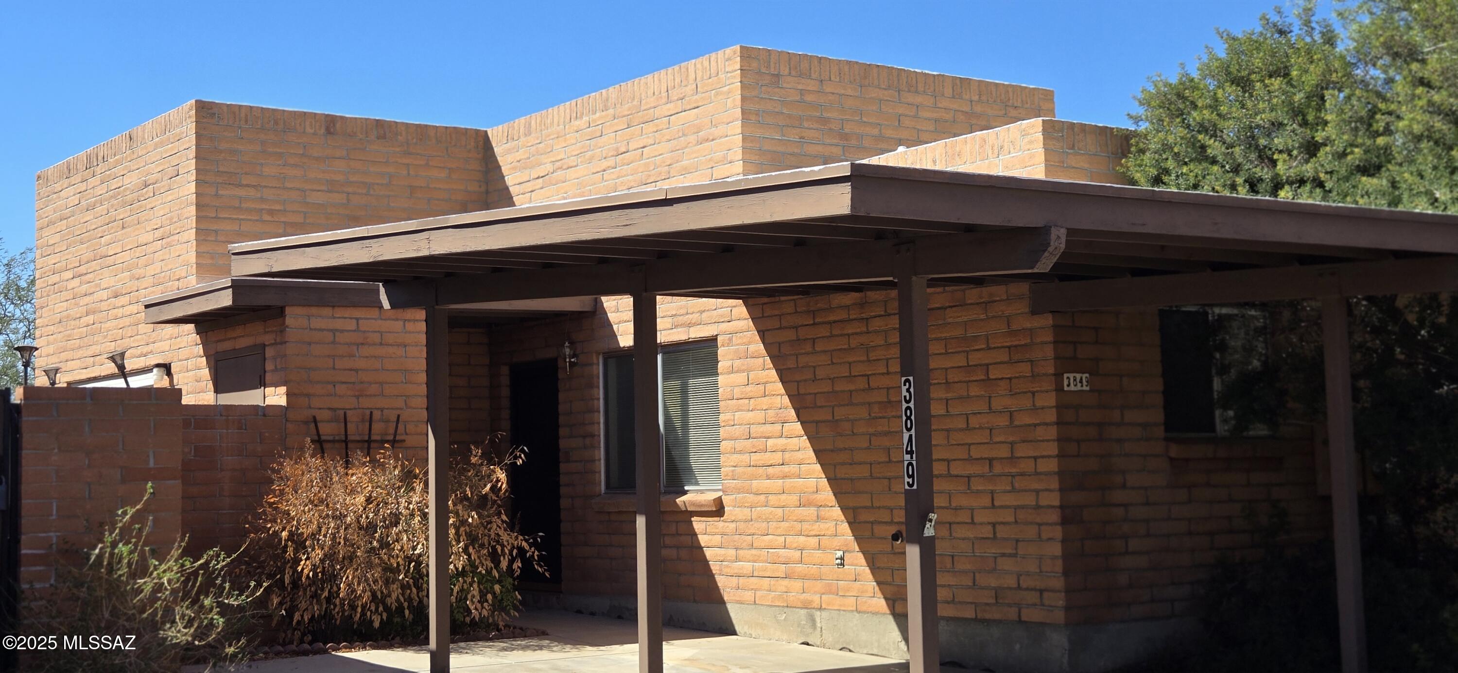 3849 N Pasatiempo Place