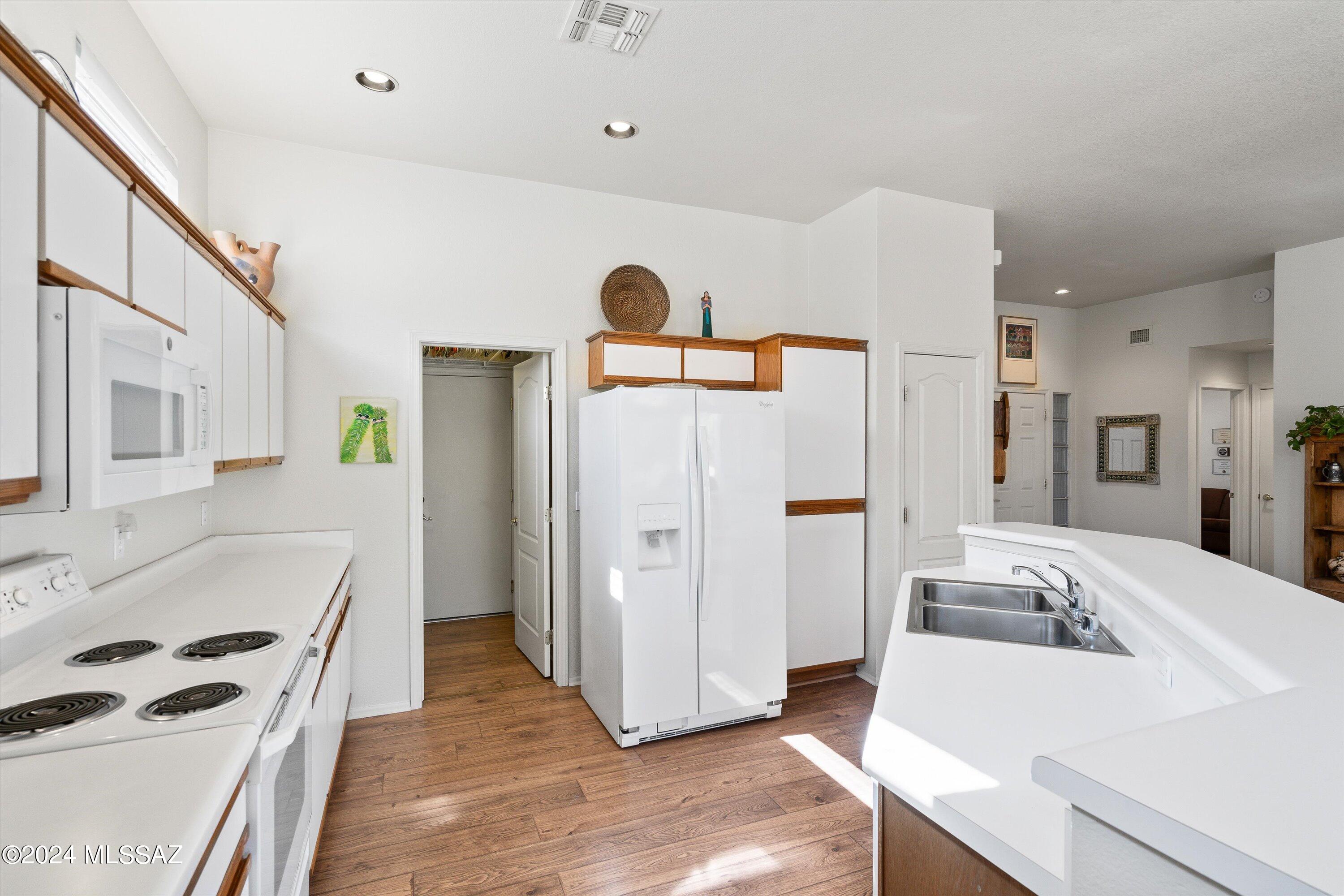 2333 E Indian Town Way