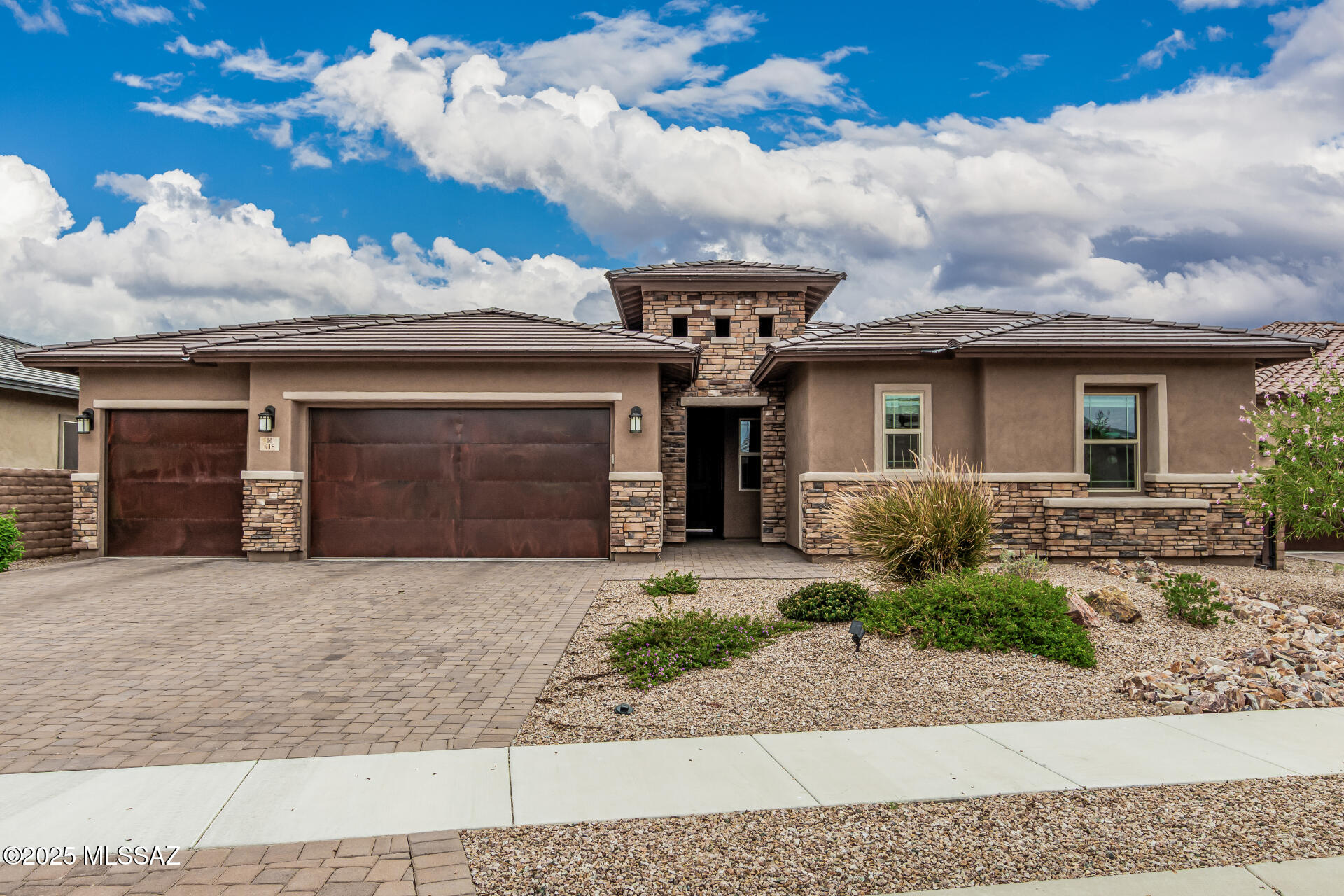 415 W Saguaro Arm Trail