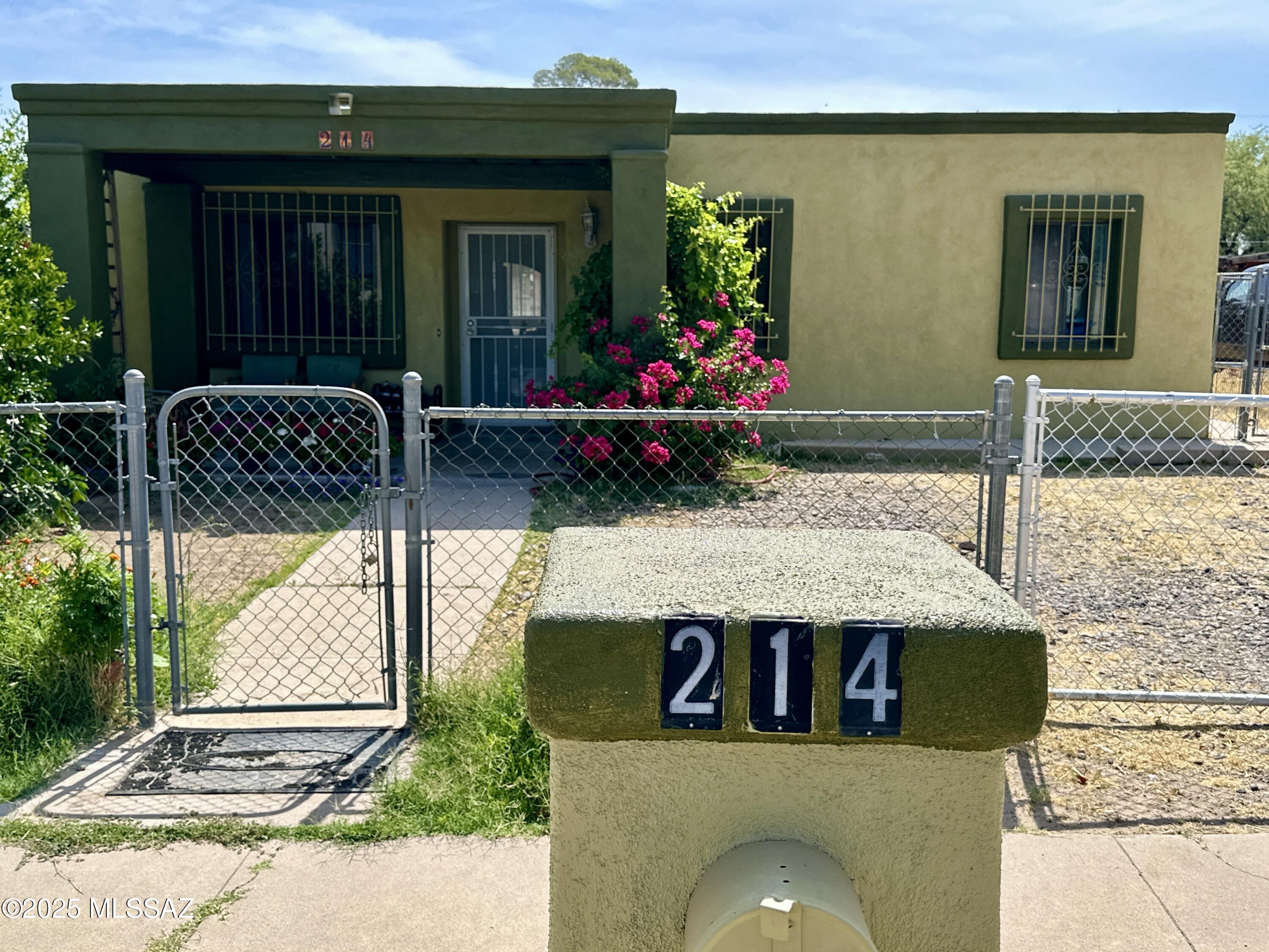 214 N Cuesta Avenue