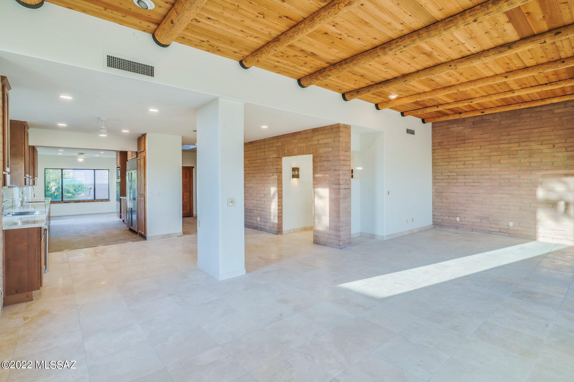Finisterra (1-210) - Residential