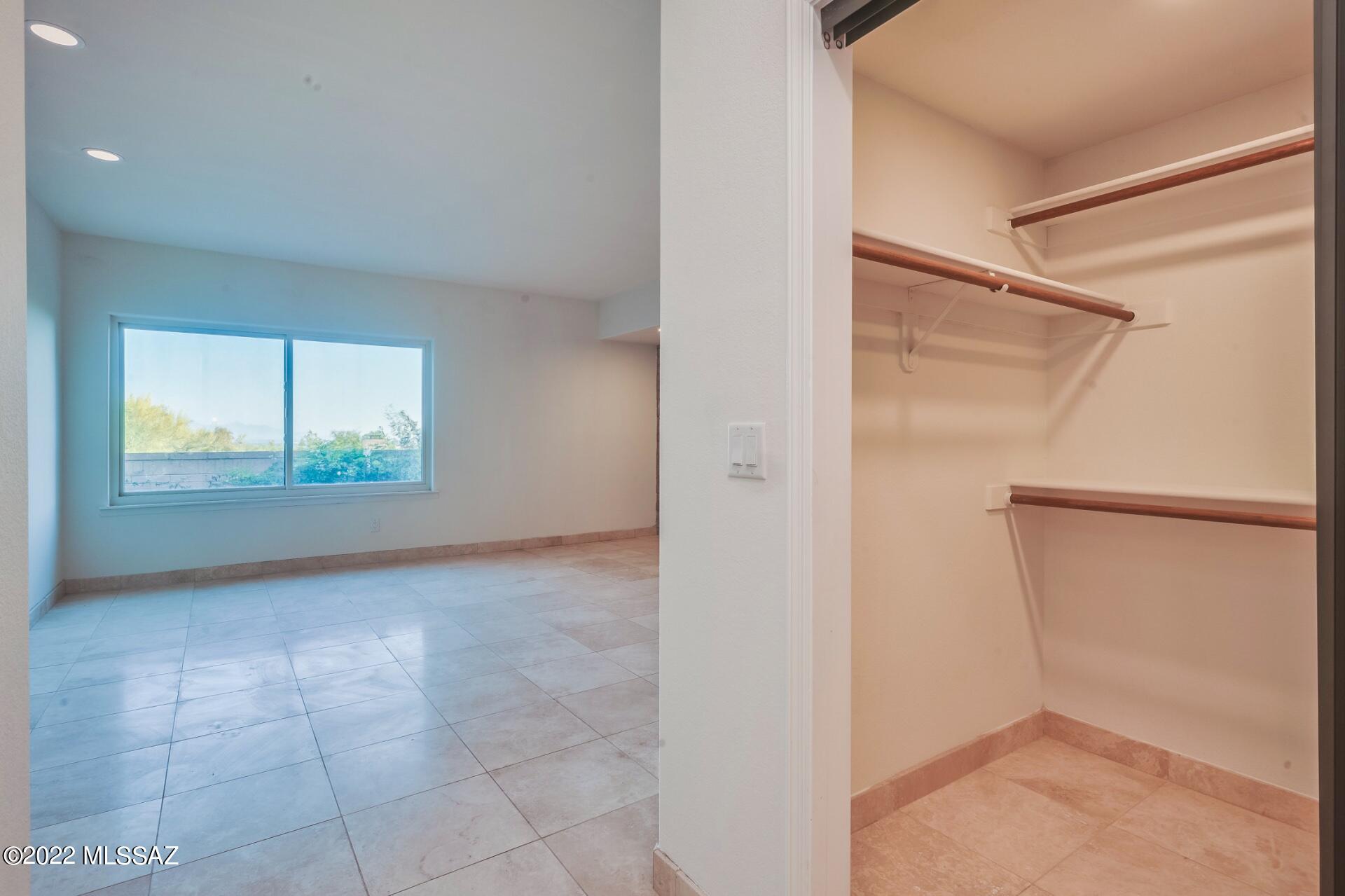 Finisterra (1-210) - Residential